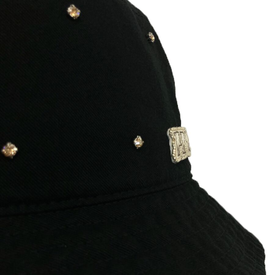 斜めや横から見た時の刺繍の立体感が可愛い！