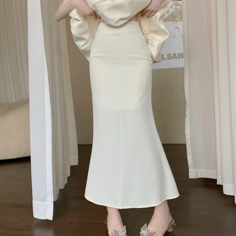 スカート:ホワイト