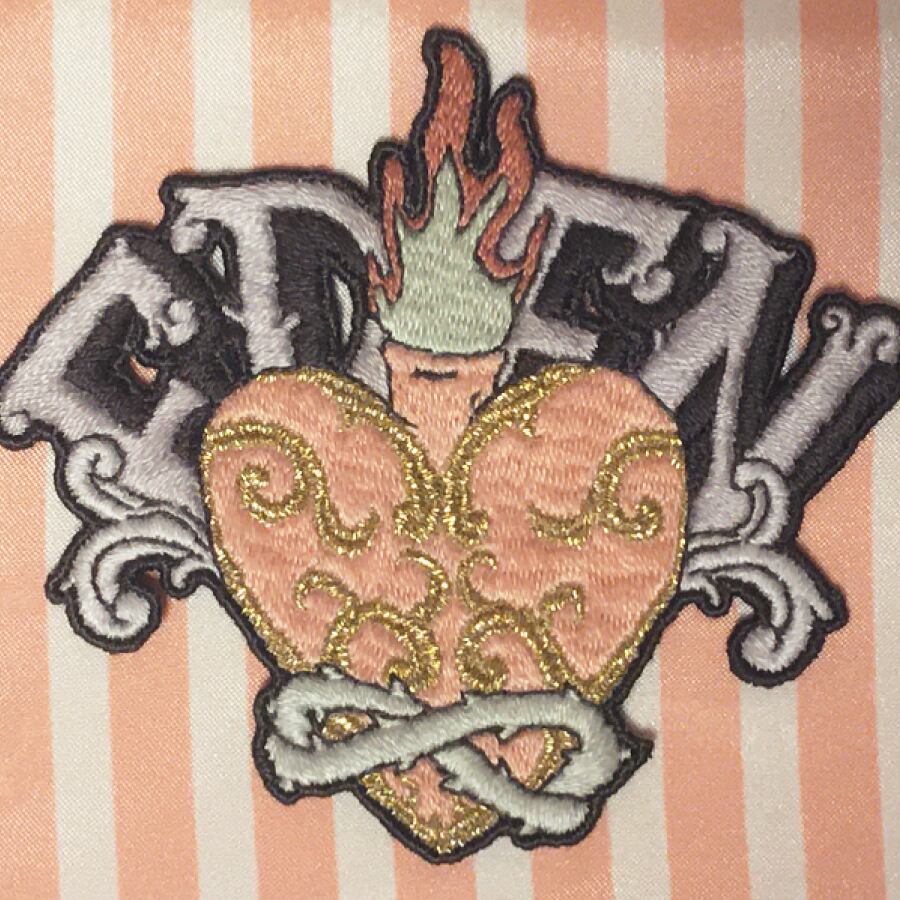 アート作品用に手刺繍で作ったパーツ