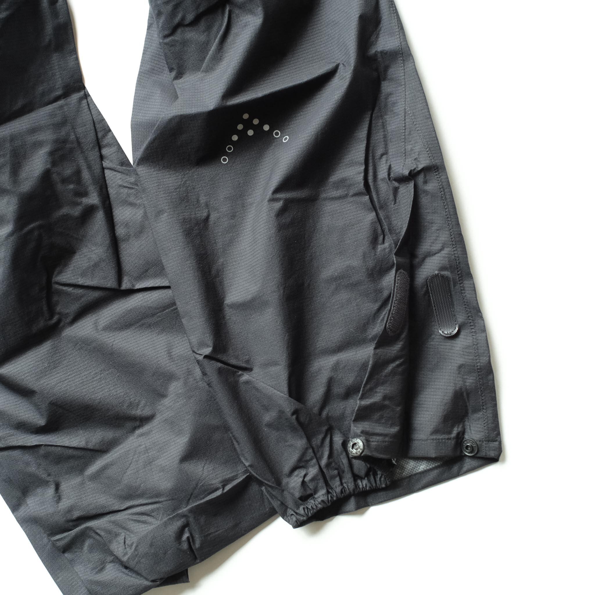 Rab / Phantom Pants ＜僅か80g、動きやすく携帯性抜群のレインパンツ 