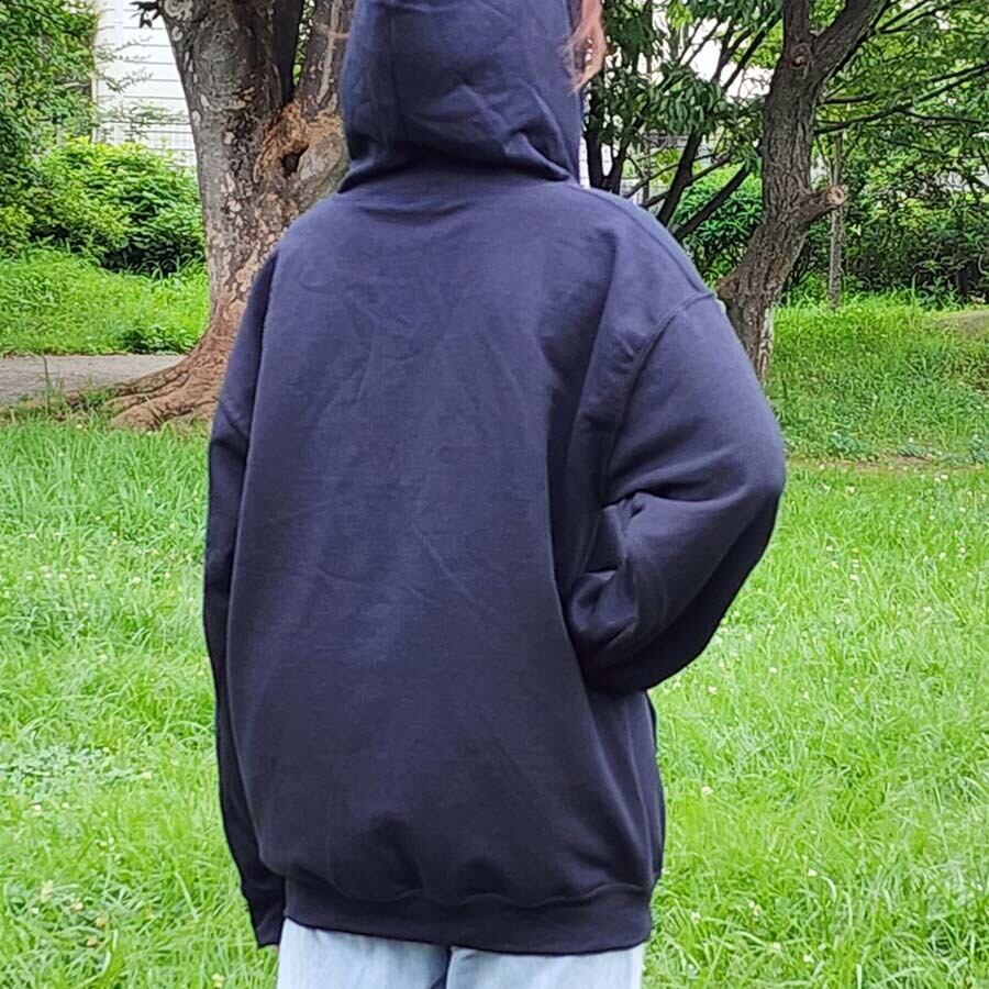 バック、標準体型の女性でサイズMはゆったり感