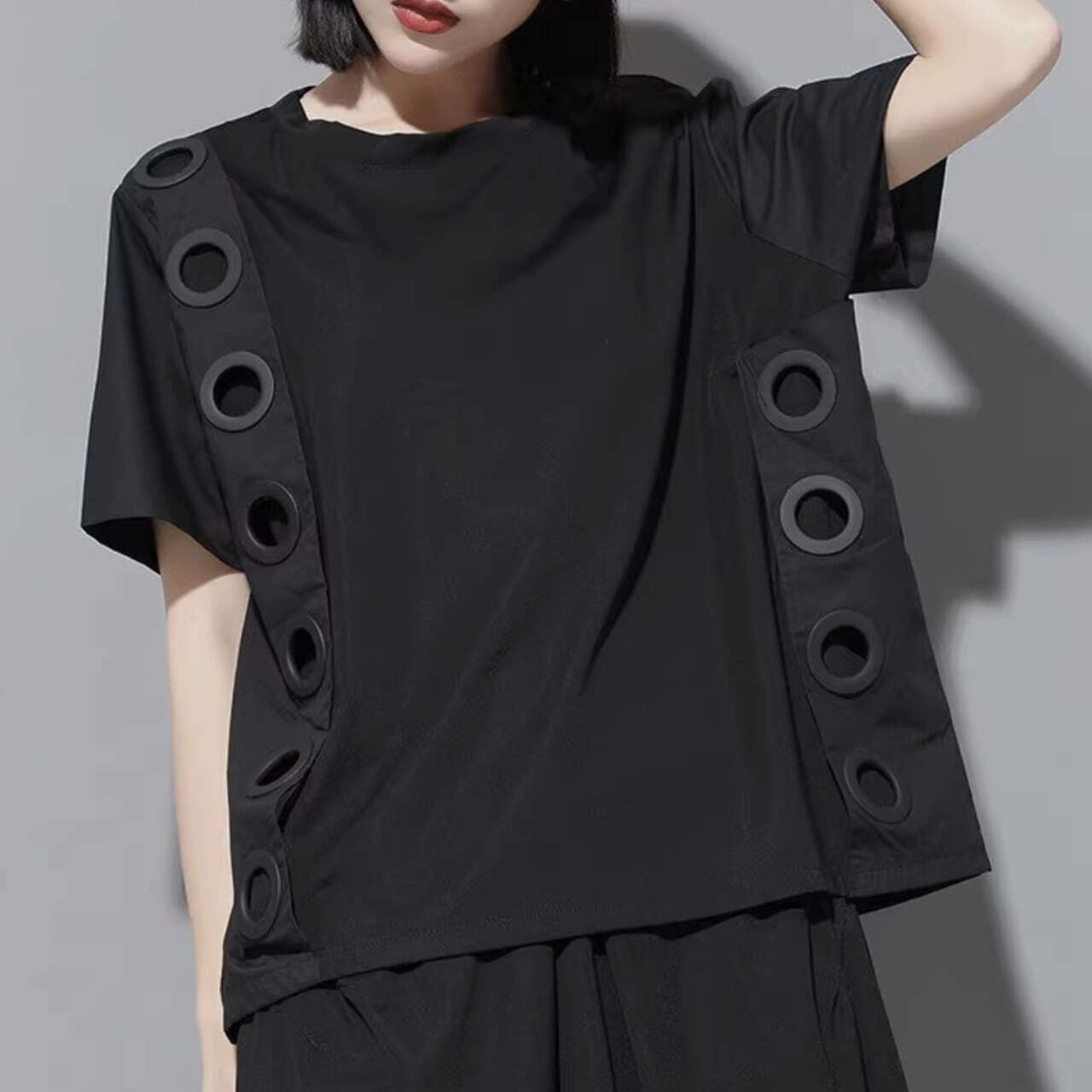 Side eyelet design T-shirt C0083