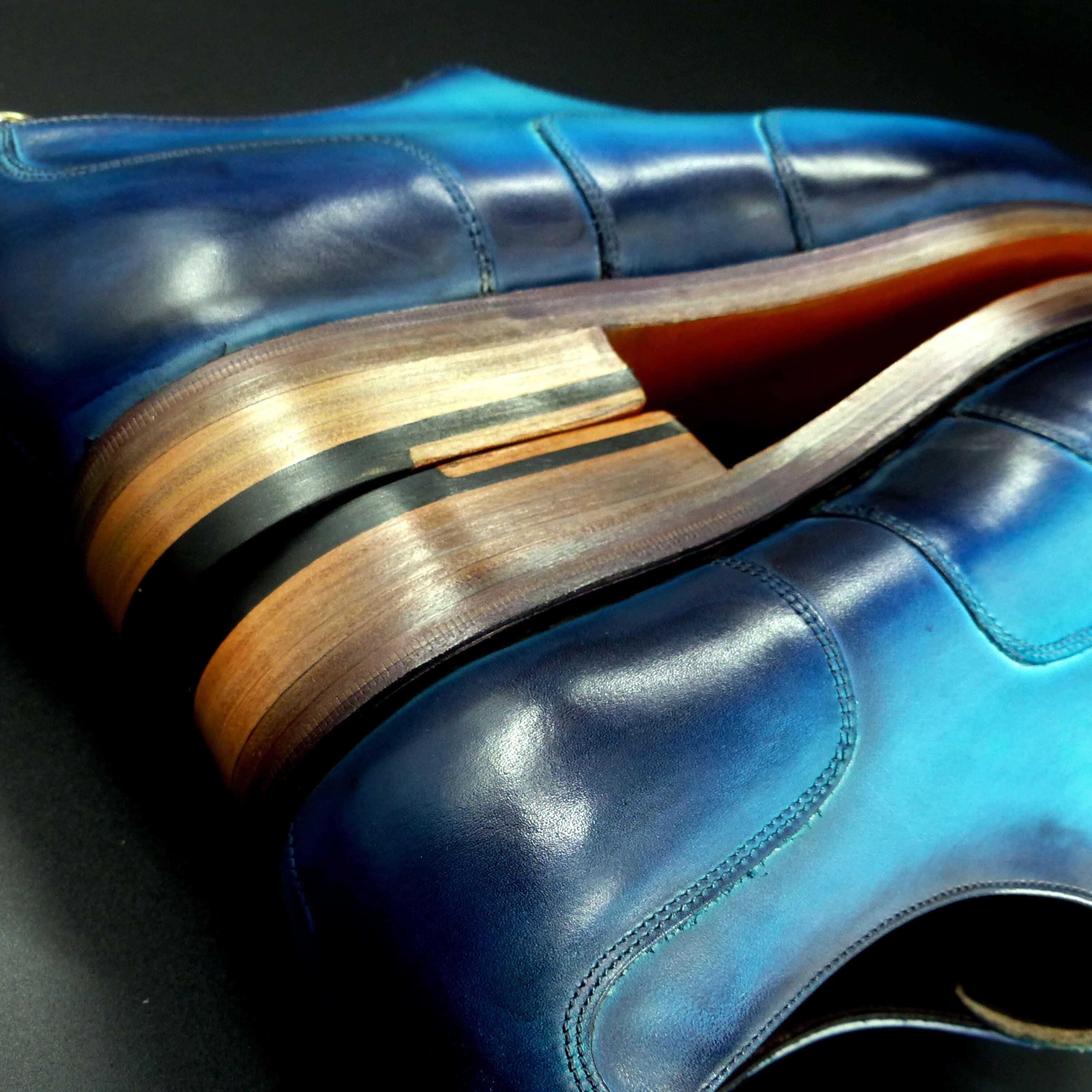 ヒールもレザー積み上げ