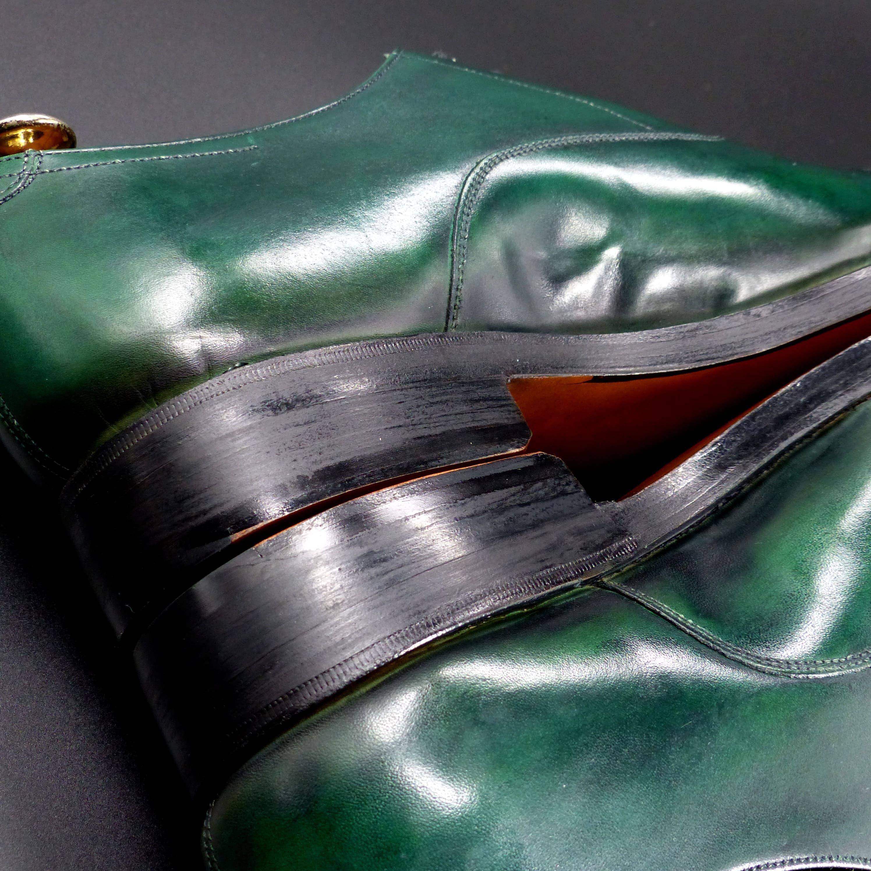 ヒールもレザー積み上げ