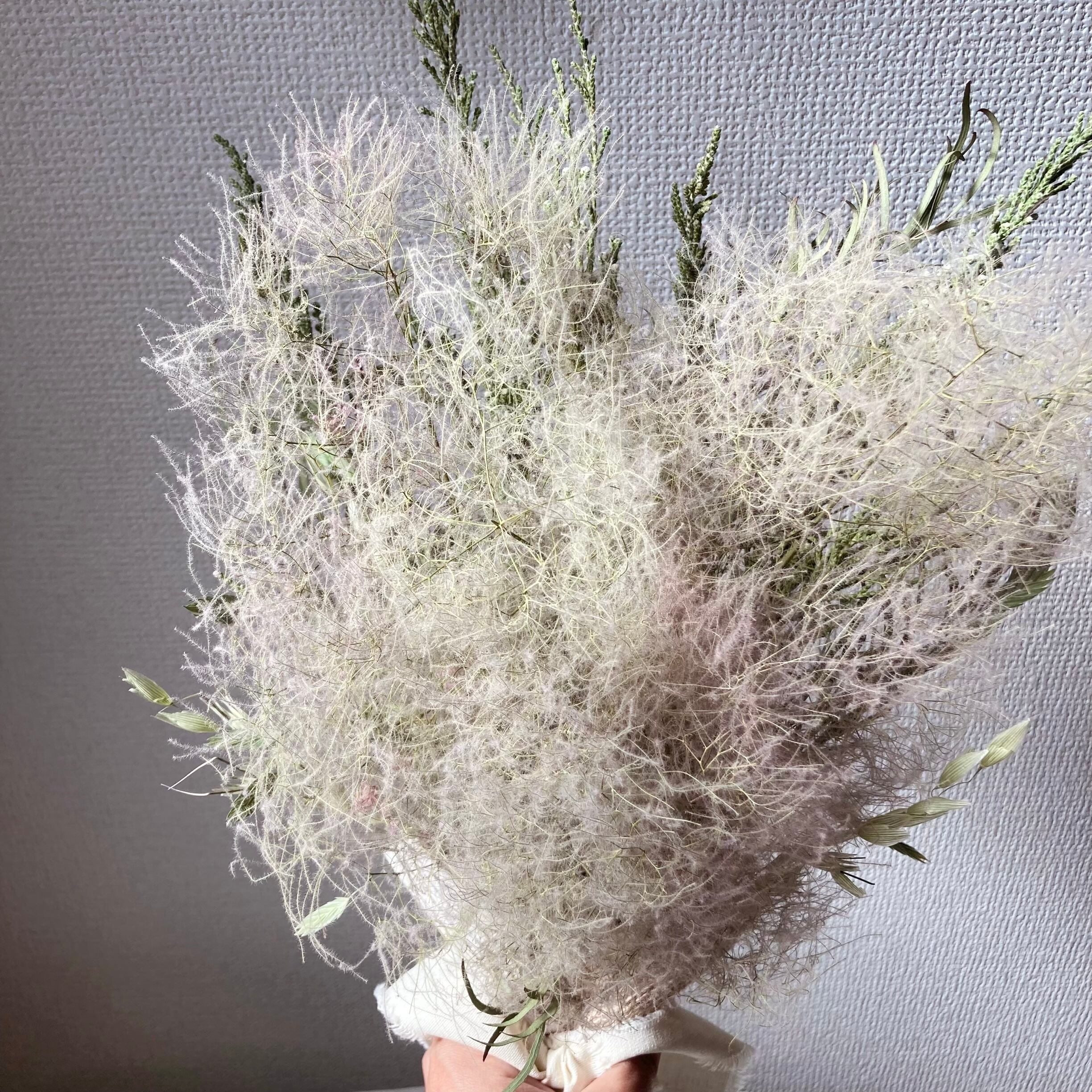 グリーンから、少しピンクっぽいグラデーションカラーになっています