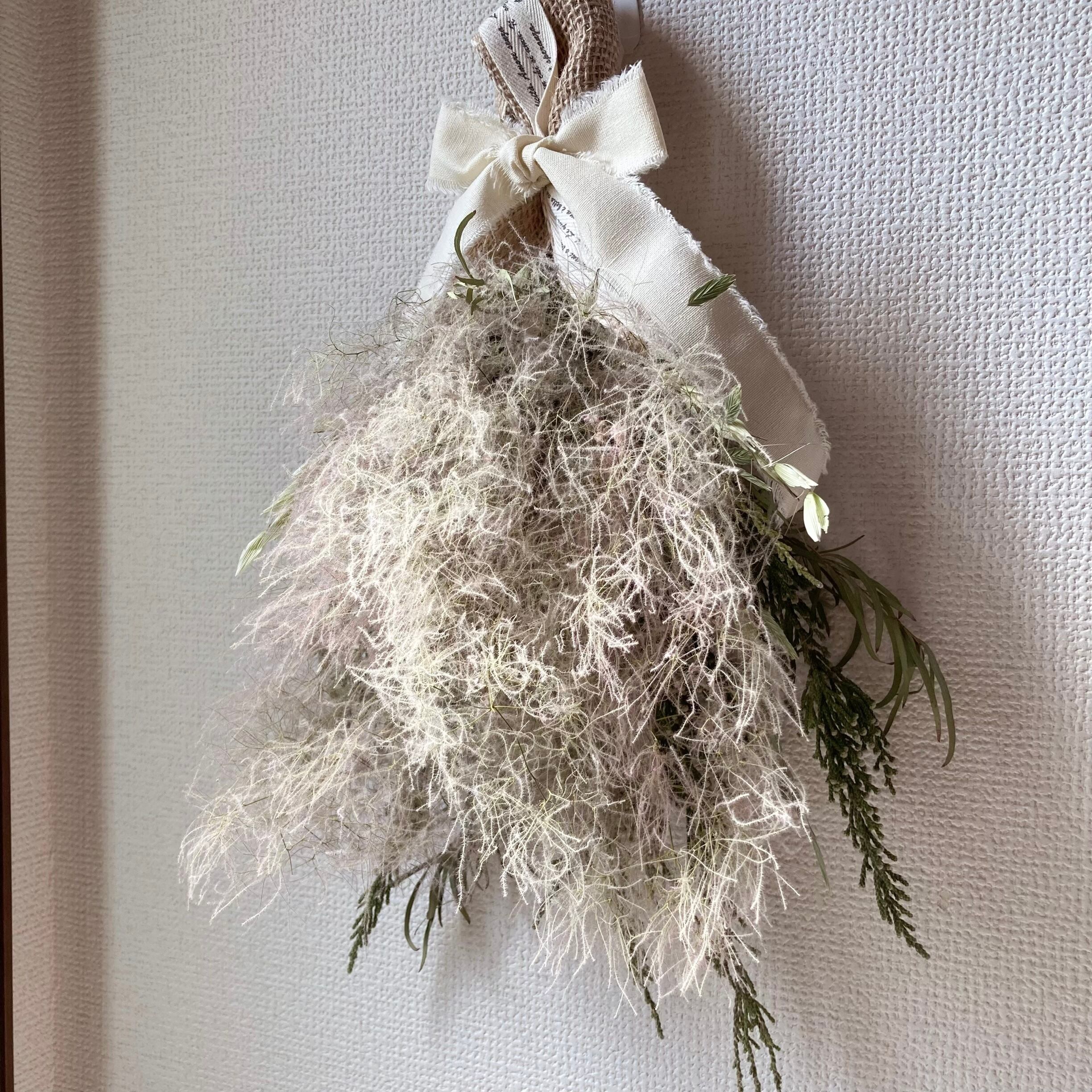 ふわふわ、もこもこ、ボリュームたっぷりのスモークツリー