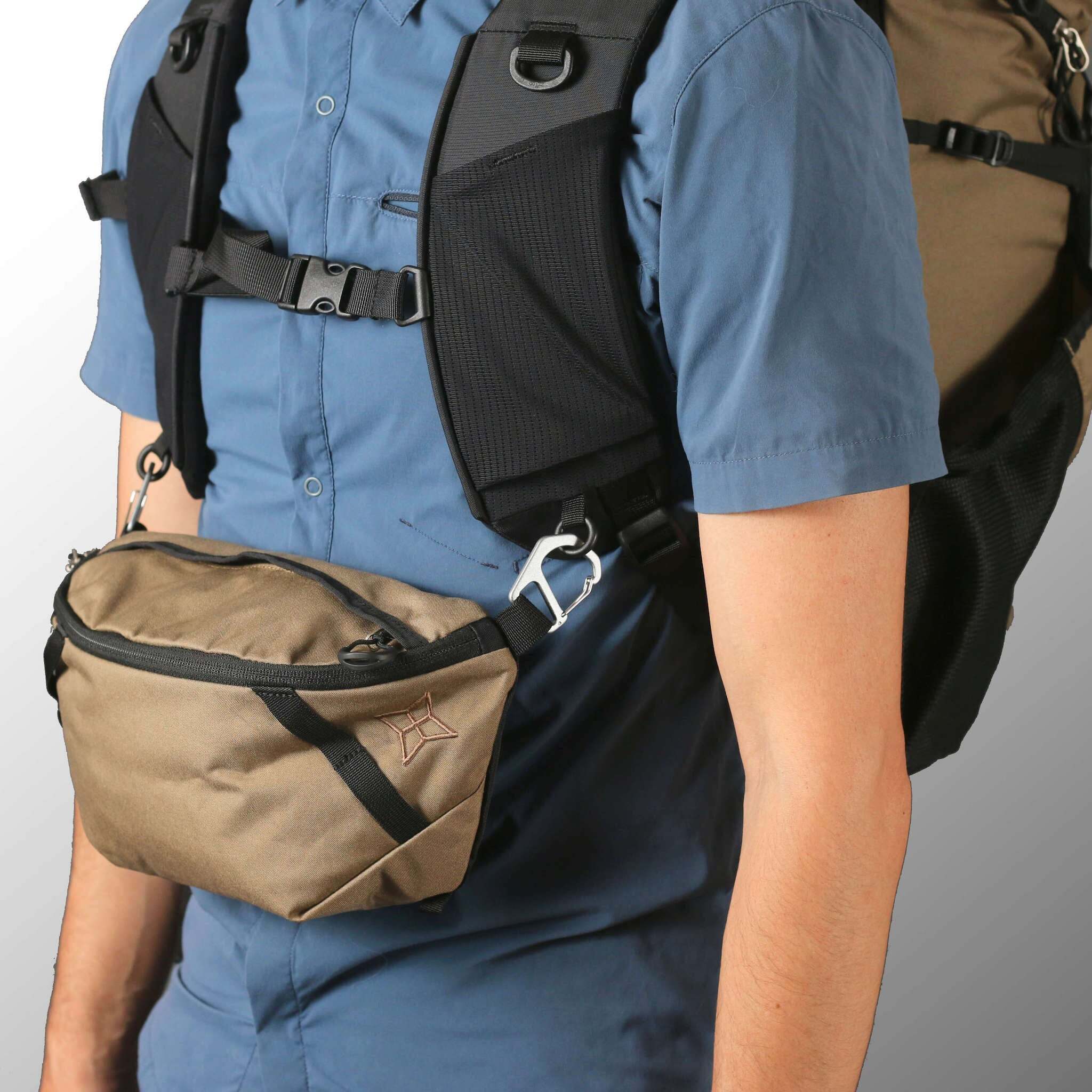 チェストバッグを取り付けるためのリングを追加。SWITCHなどをフロントバッグとして使用できます。