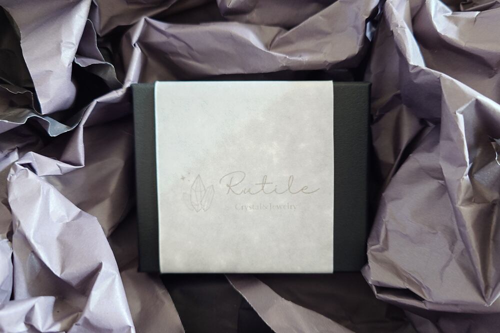 環境面に配慮し、紙製の緩衝材を利用して梱包いたします。