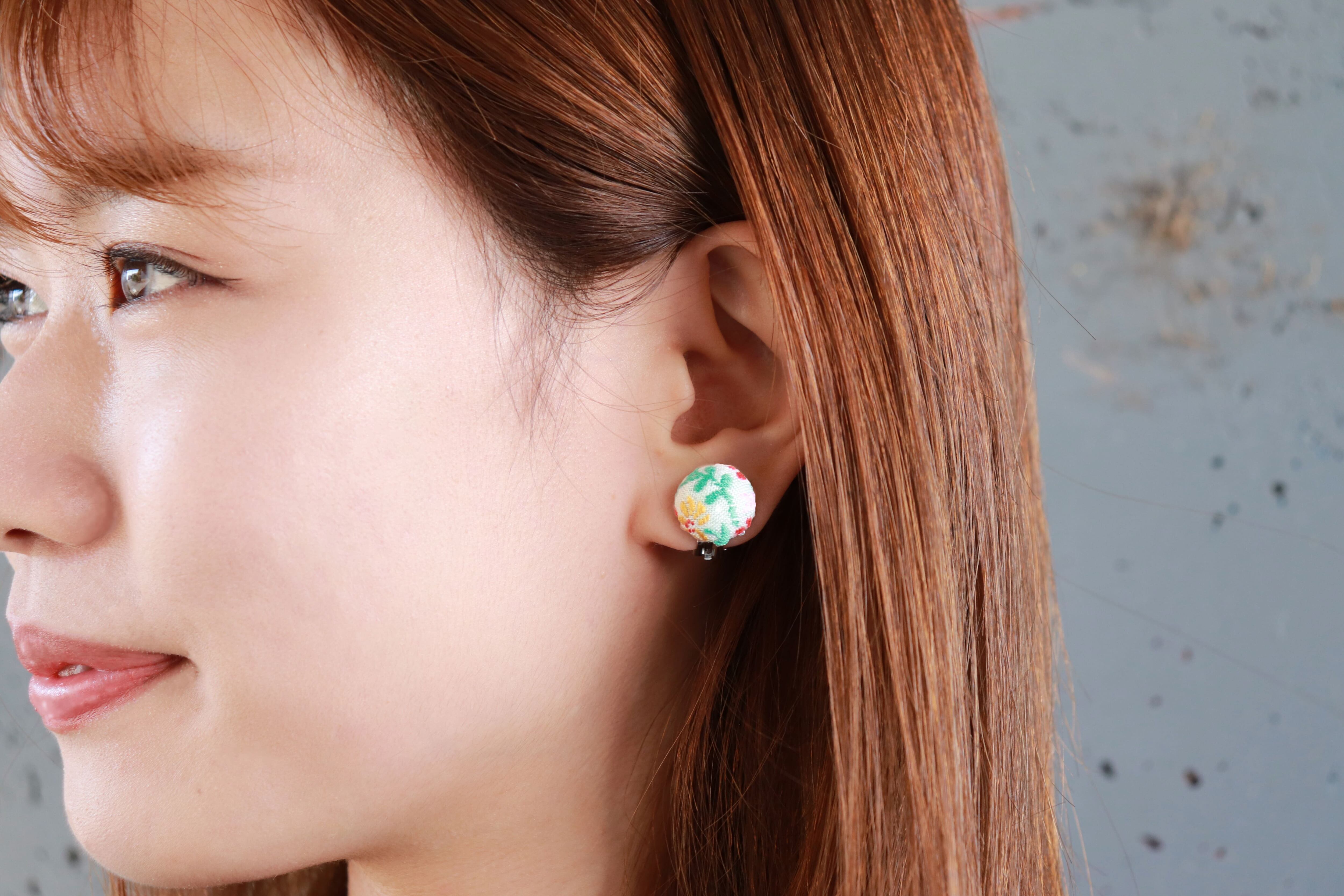 イヤリングタイプ着用画像