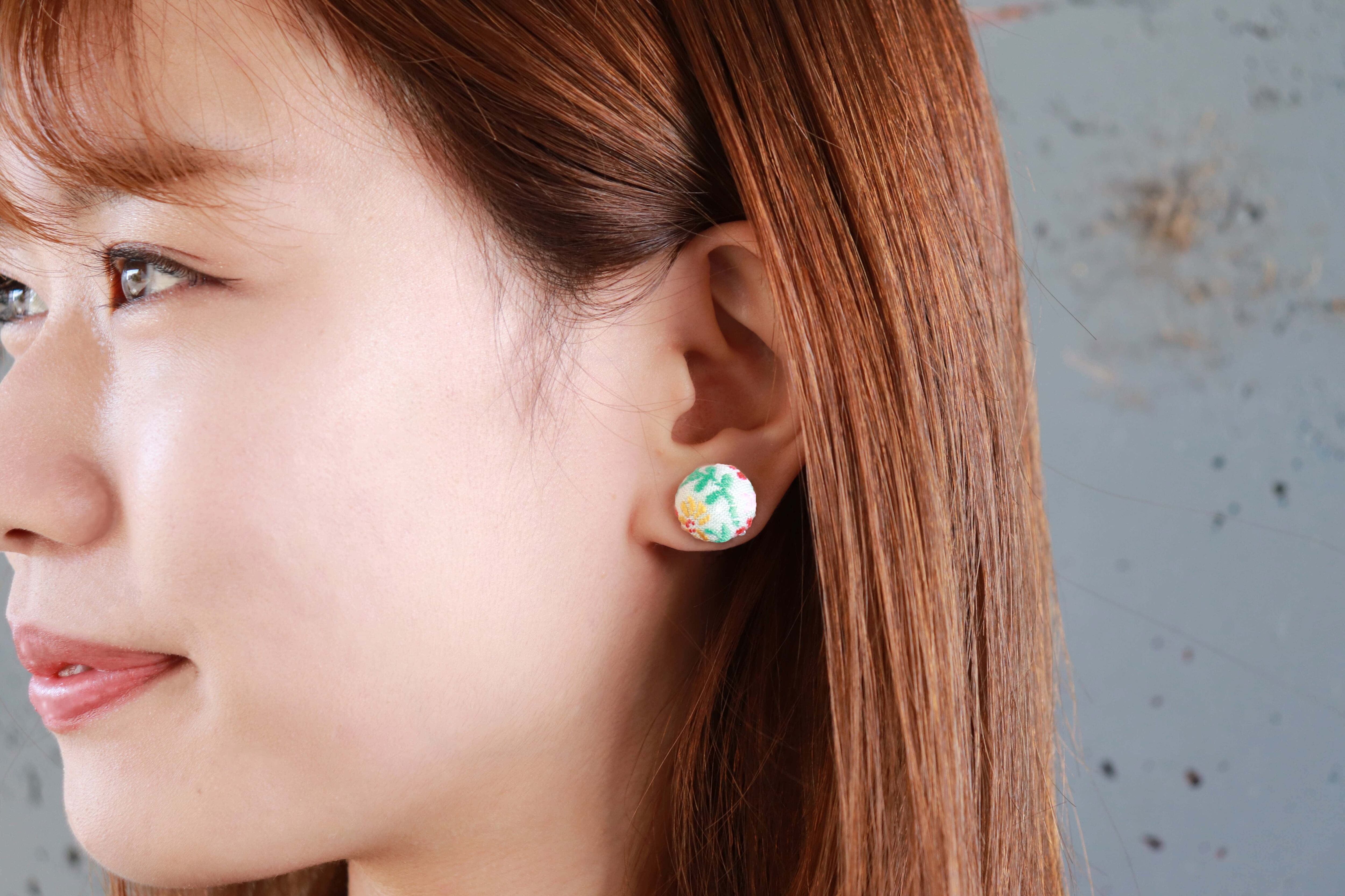 ピアスタイプ着用画像