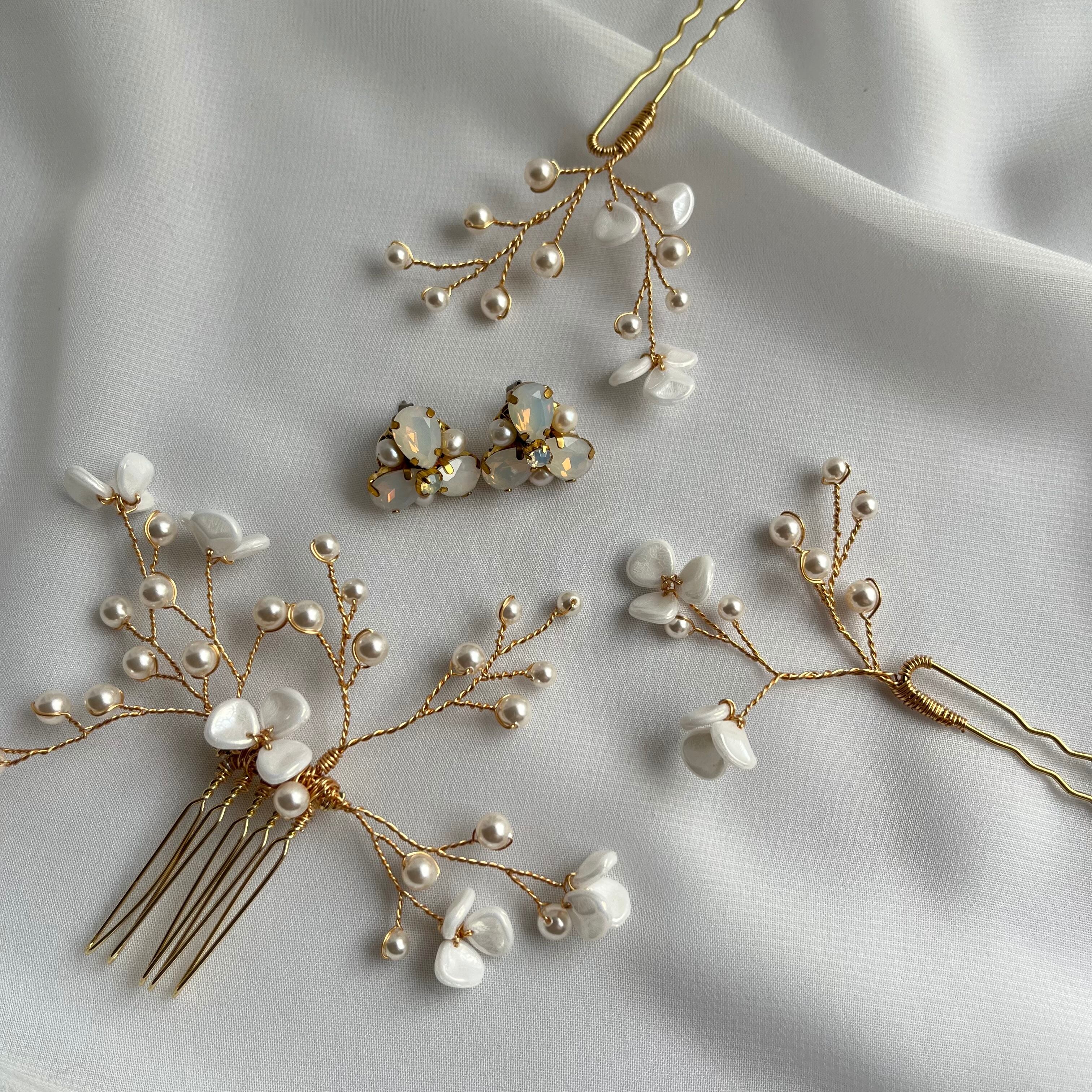 ビジューピアスと合わせて