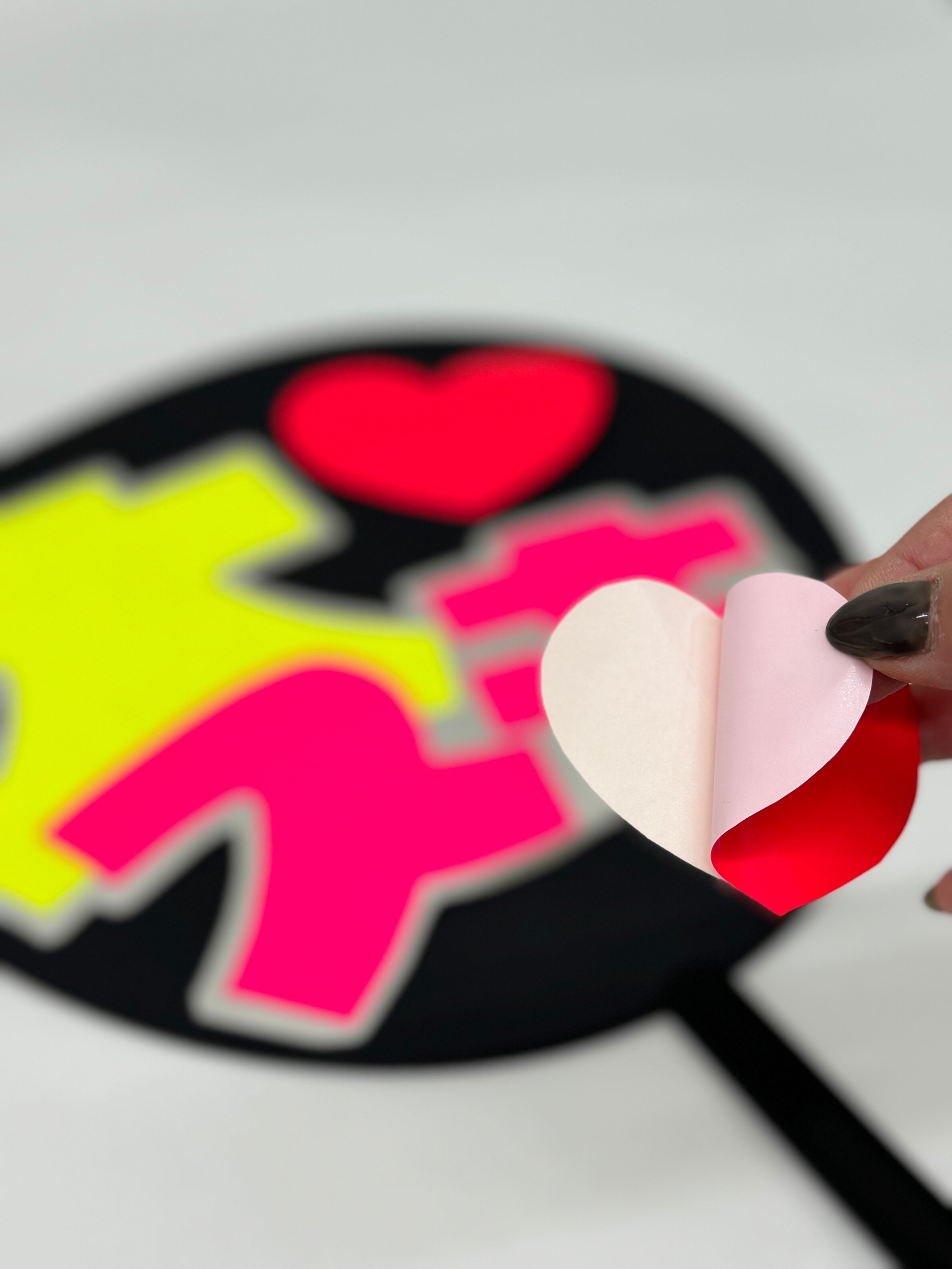 シールになっているから簡単に装飾できます