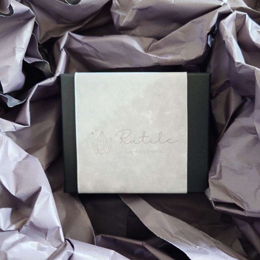 環境面に配慮し、紙製の緩衝材を利用して梱包いたします。