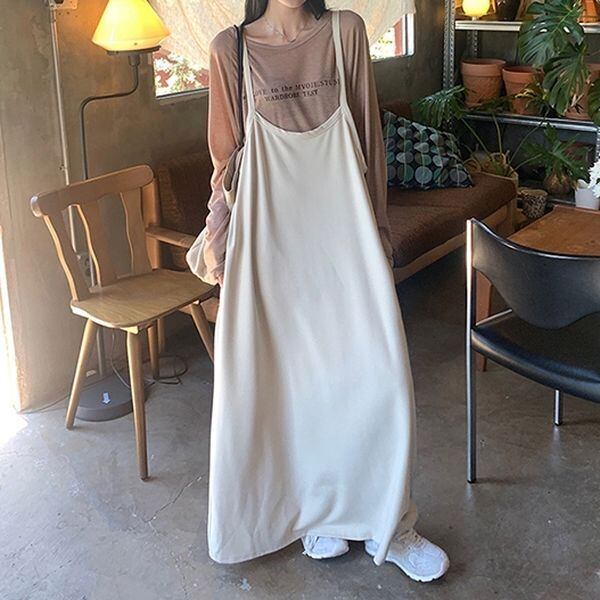 ベージュ
