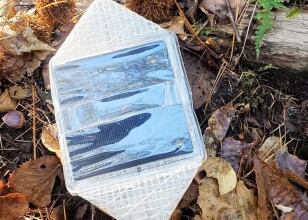 乾電池不要でどこでもソーラー充電！充電残量が一目でわかるインジケーターランプ付き