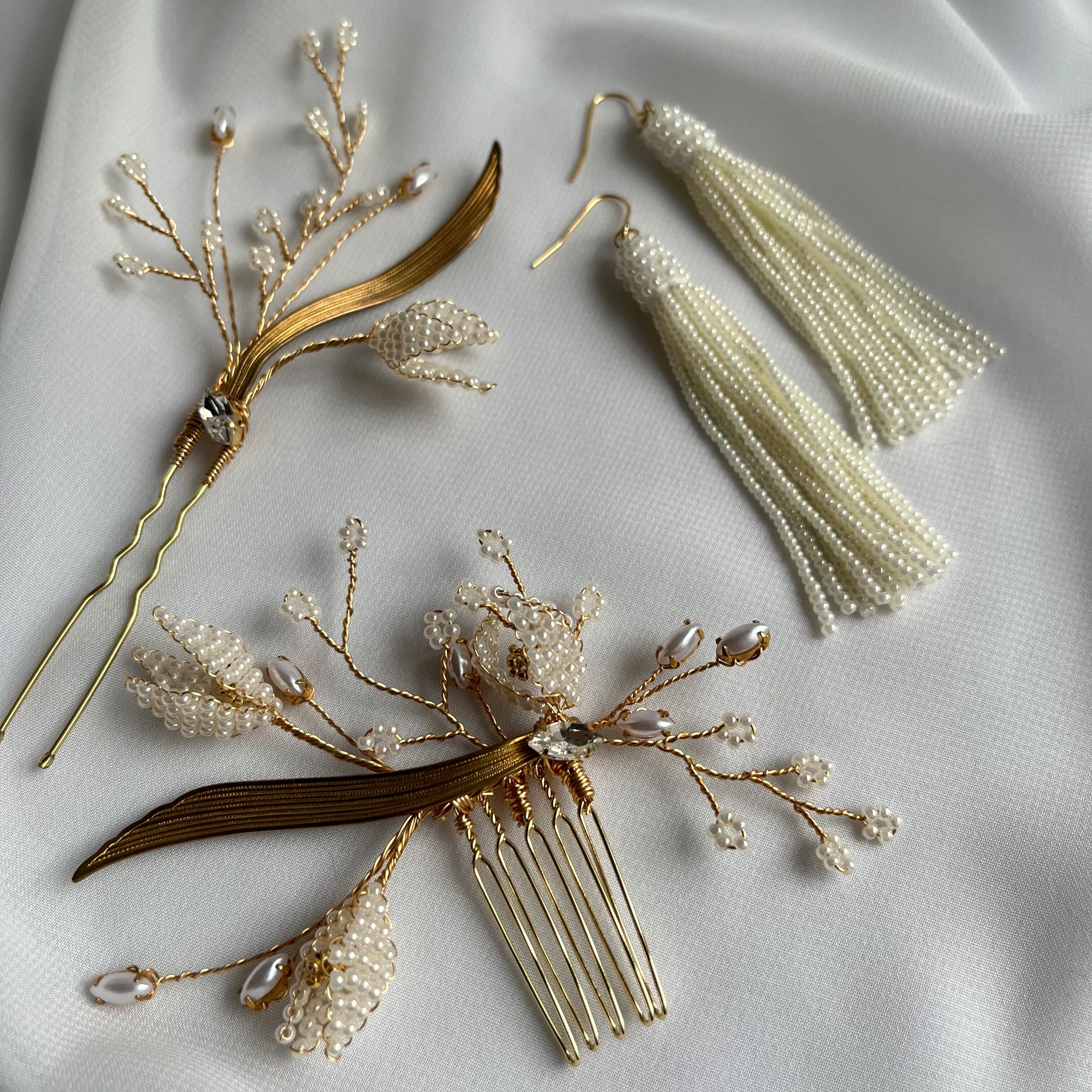 同カラーのヘアアクセサリーと合わせて