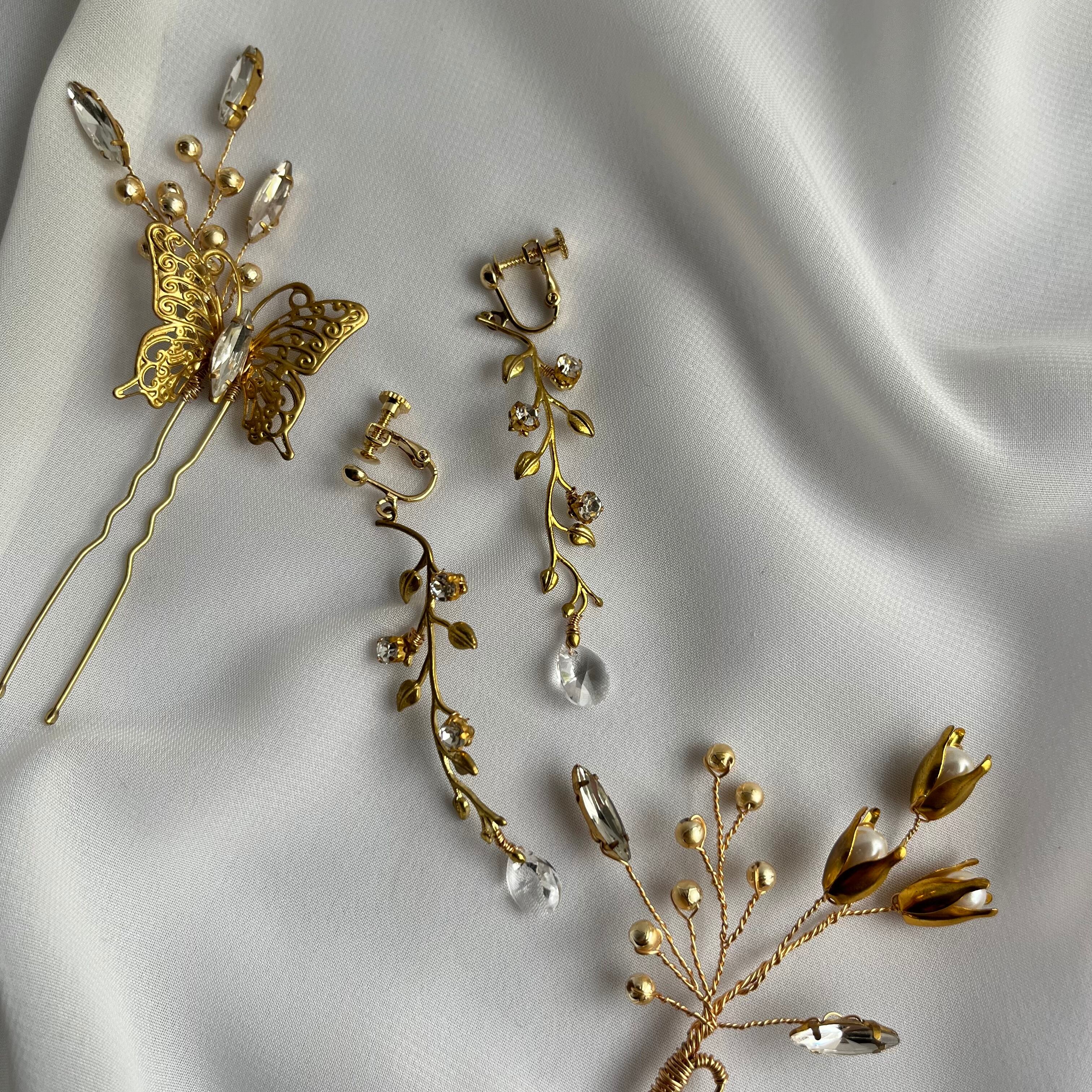 バタフライのヘアアクセサリーと