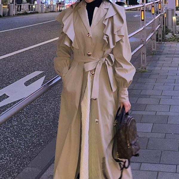 ベージュ
