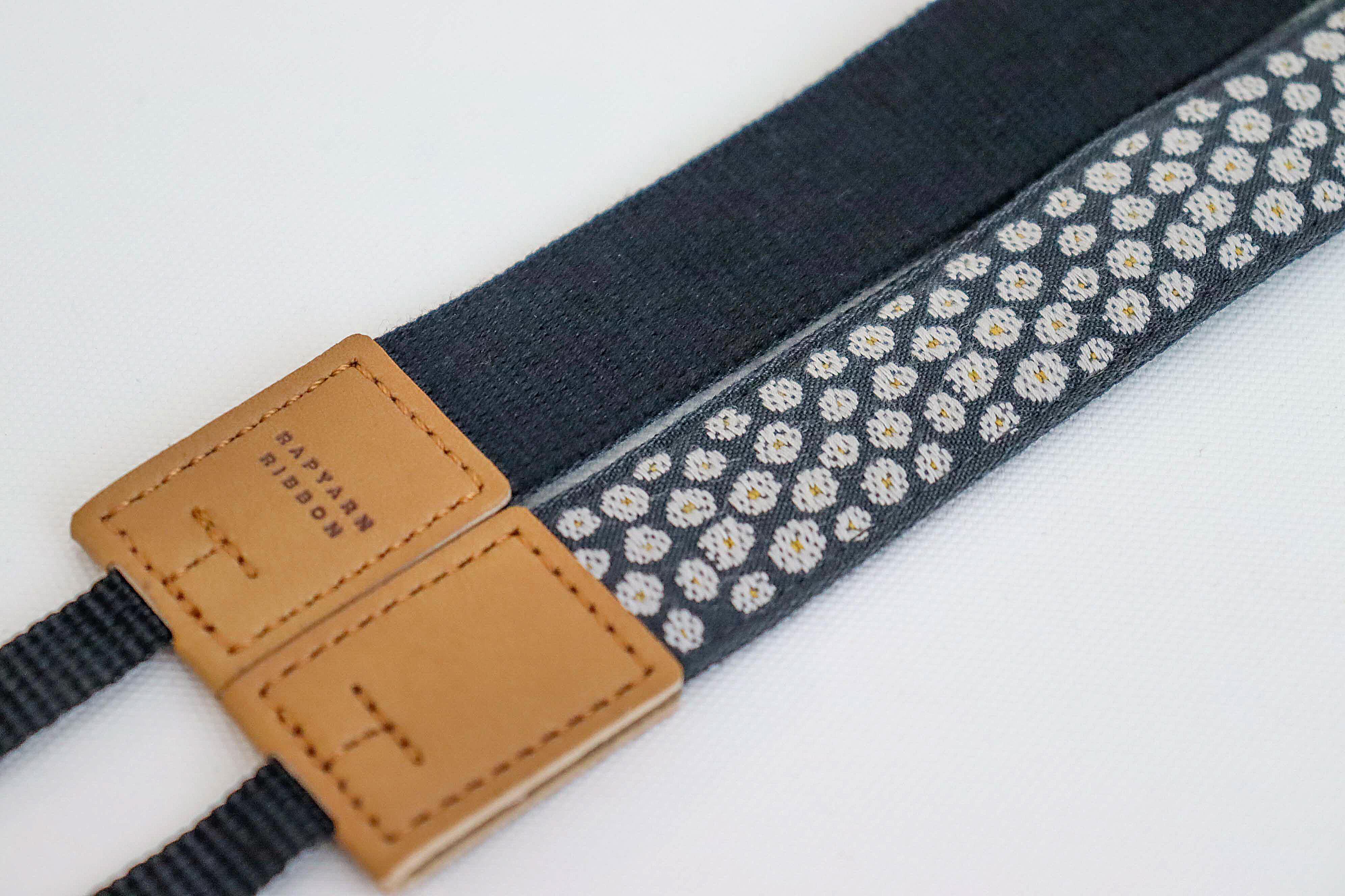 裏地：ブラック