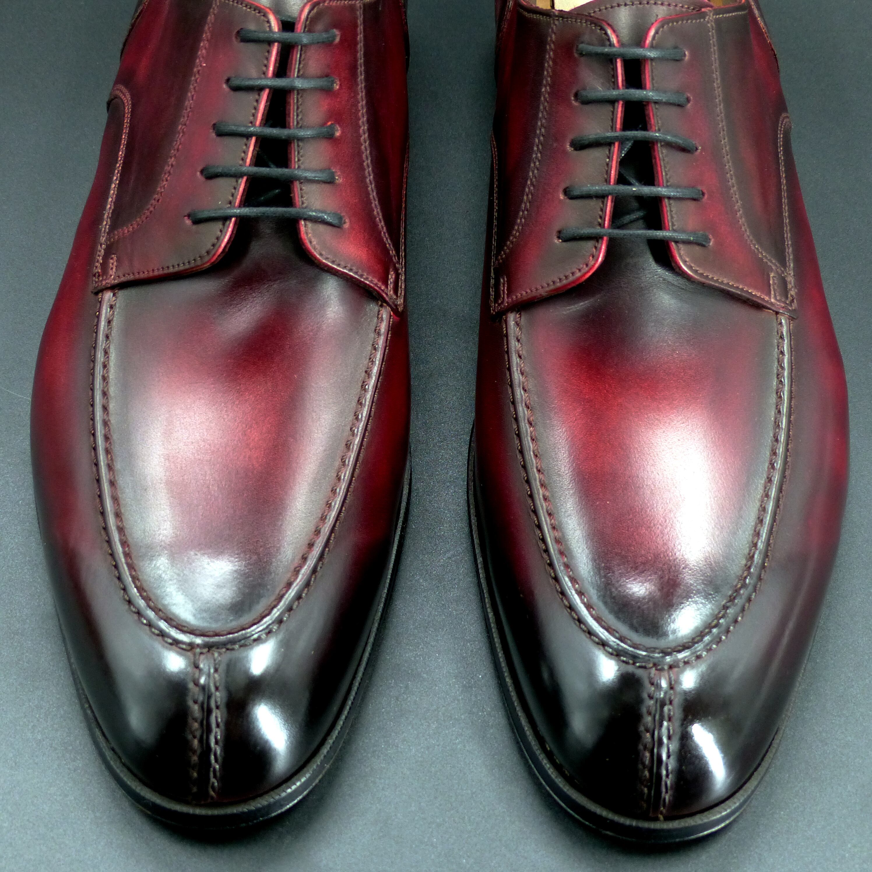 飽きのこないフォルムの欧州調アーモンド・トゥ