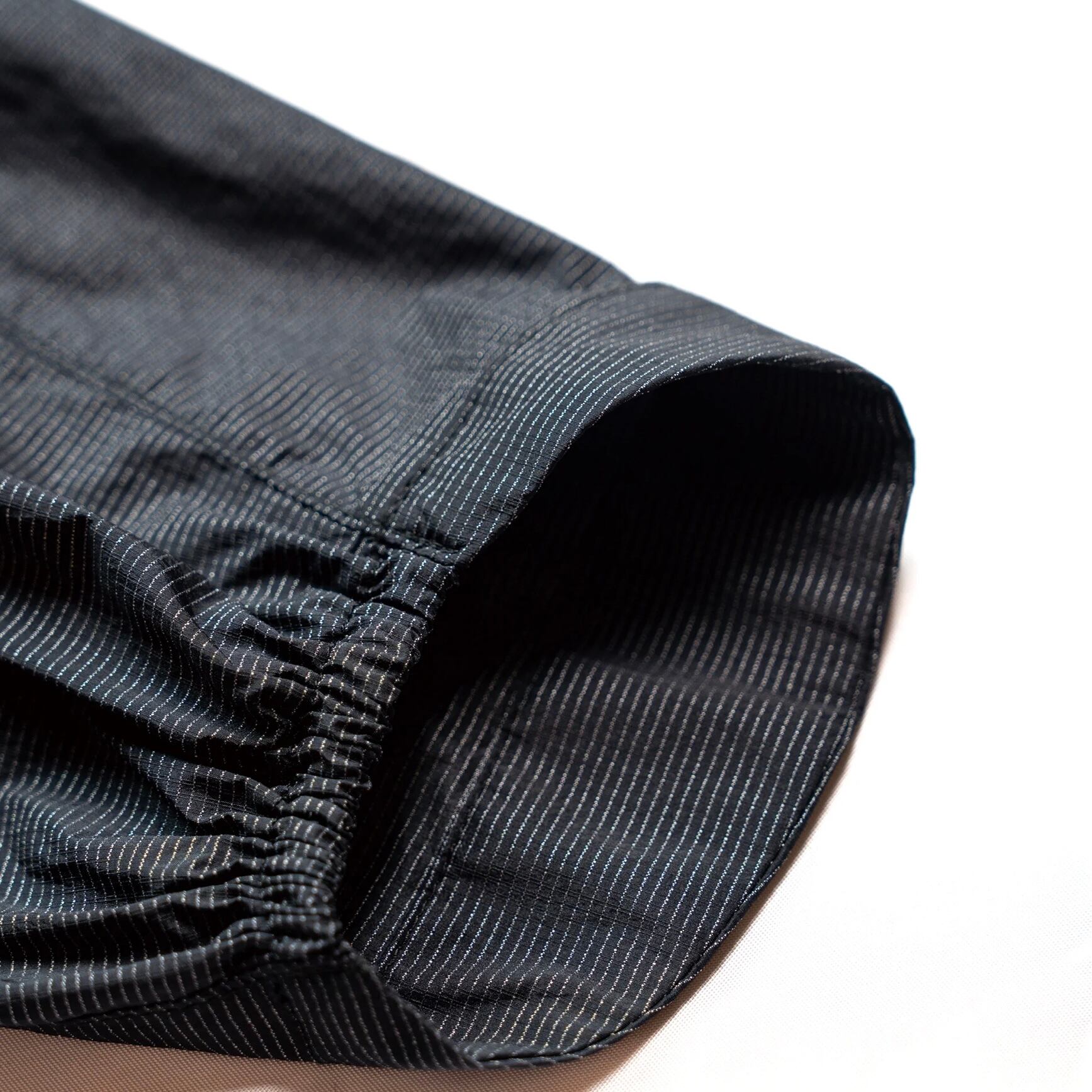 手首周りはシンプルでフィット感が良い