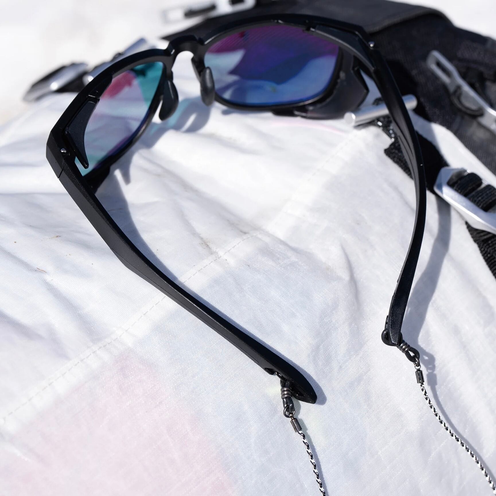 ダイニーマグラスコード着用可能、フィっティッグUPと紛失防止