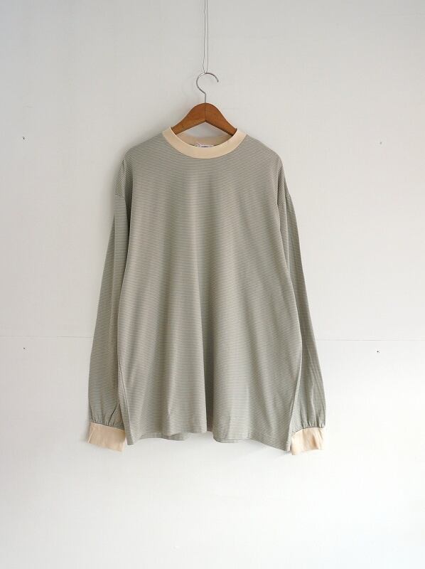 ベージュ×サックス