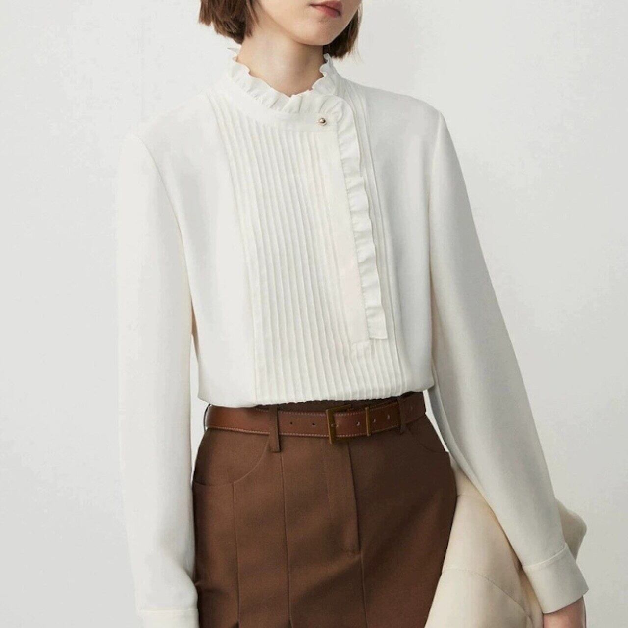 フロントプリーツ＆フリルハイネックシャツ 2type W00640