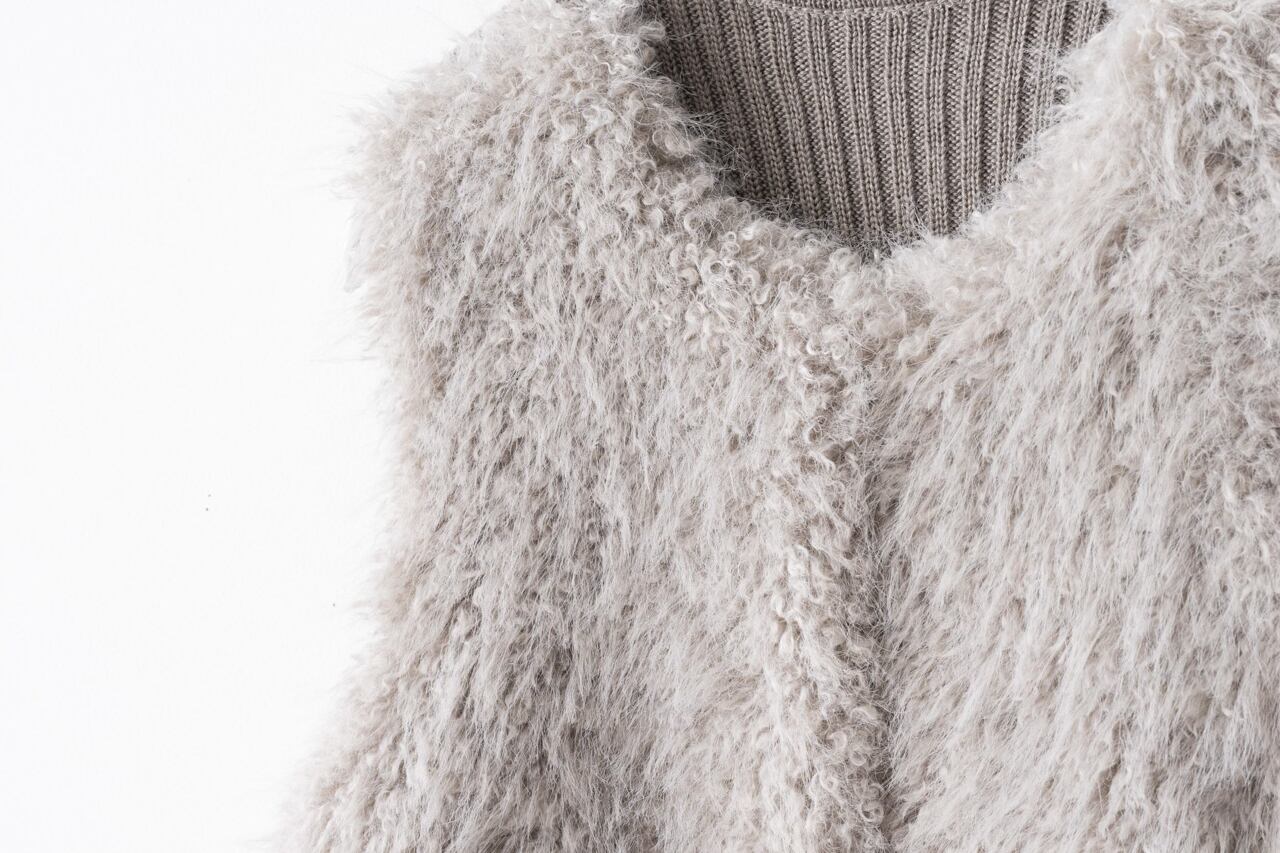 そしてフックが４つ。留めて着ても素敵です