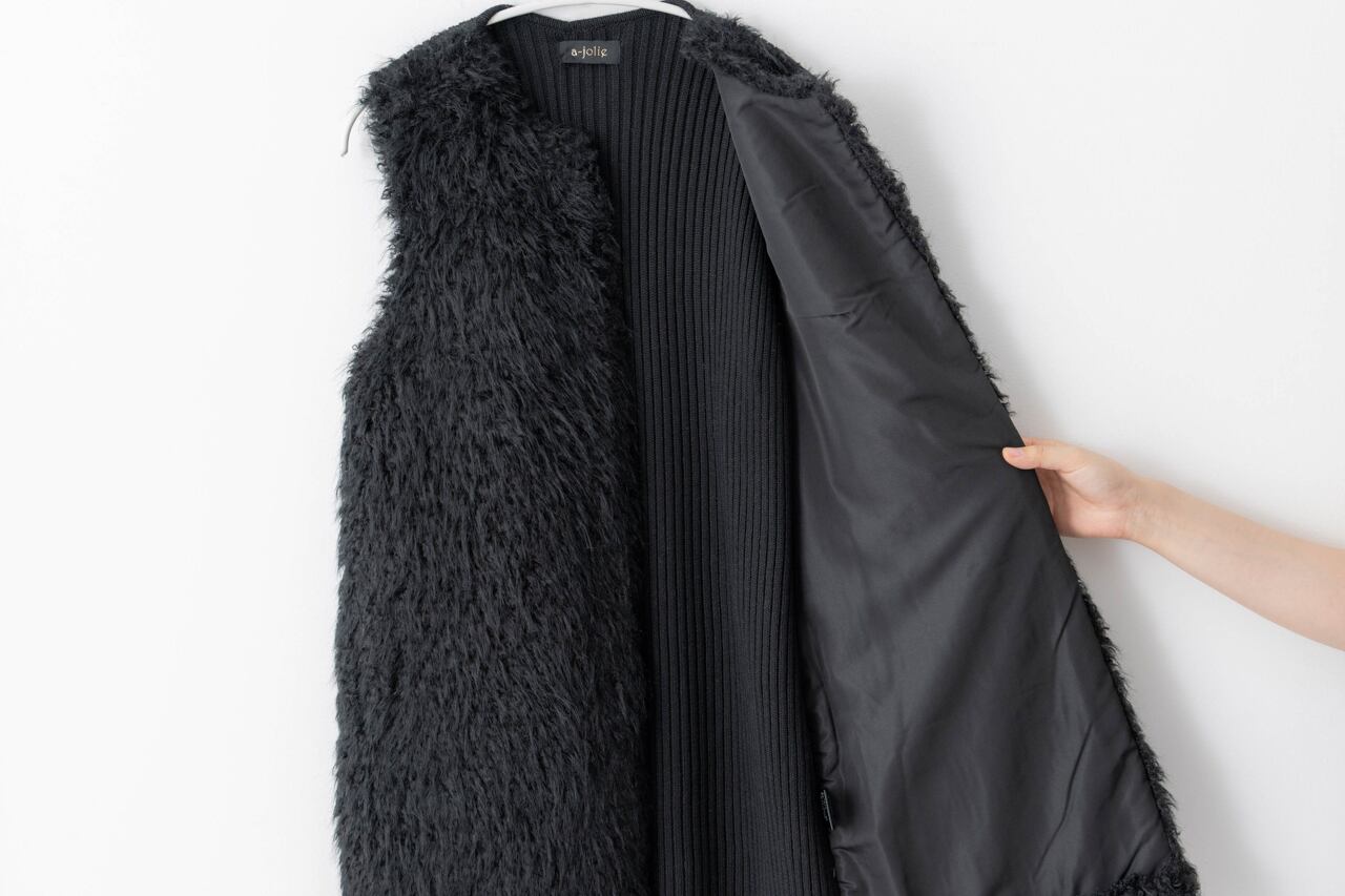 前身頃の内側もブラックです