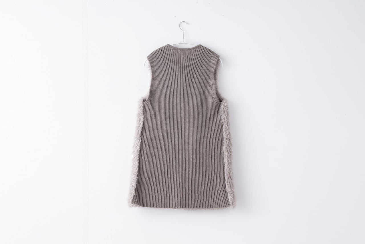 後ろ身頃はニット