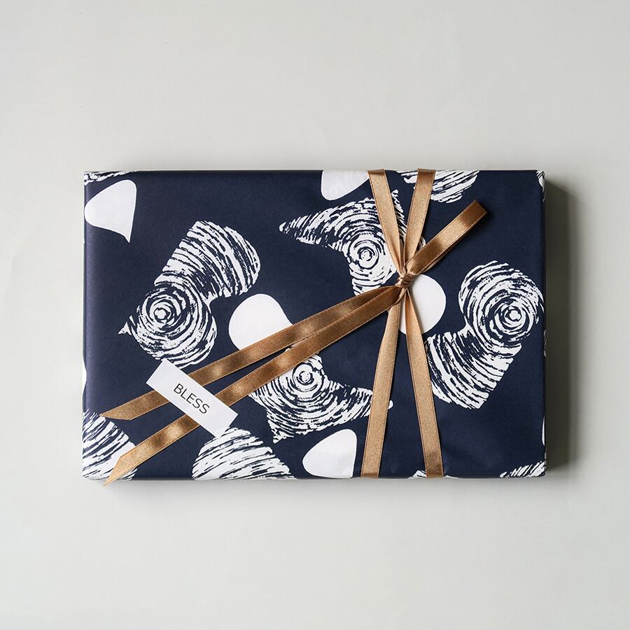 【リボン掛け】ブナコ包装紙 × ゴールドベージュリボン