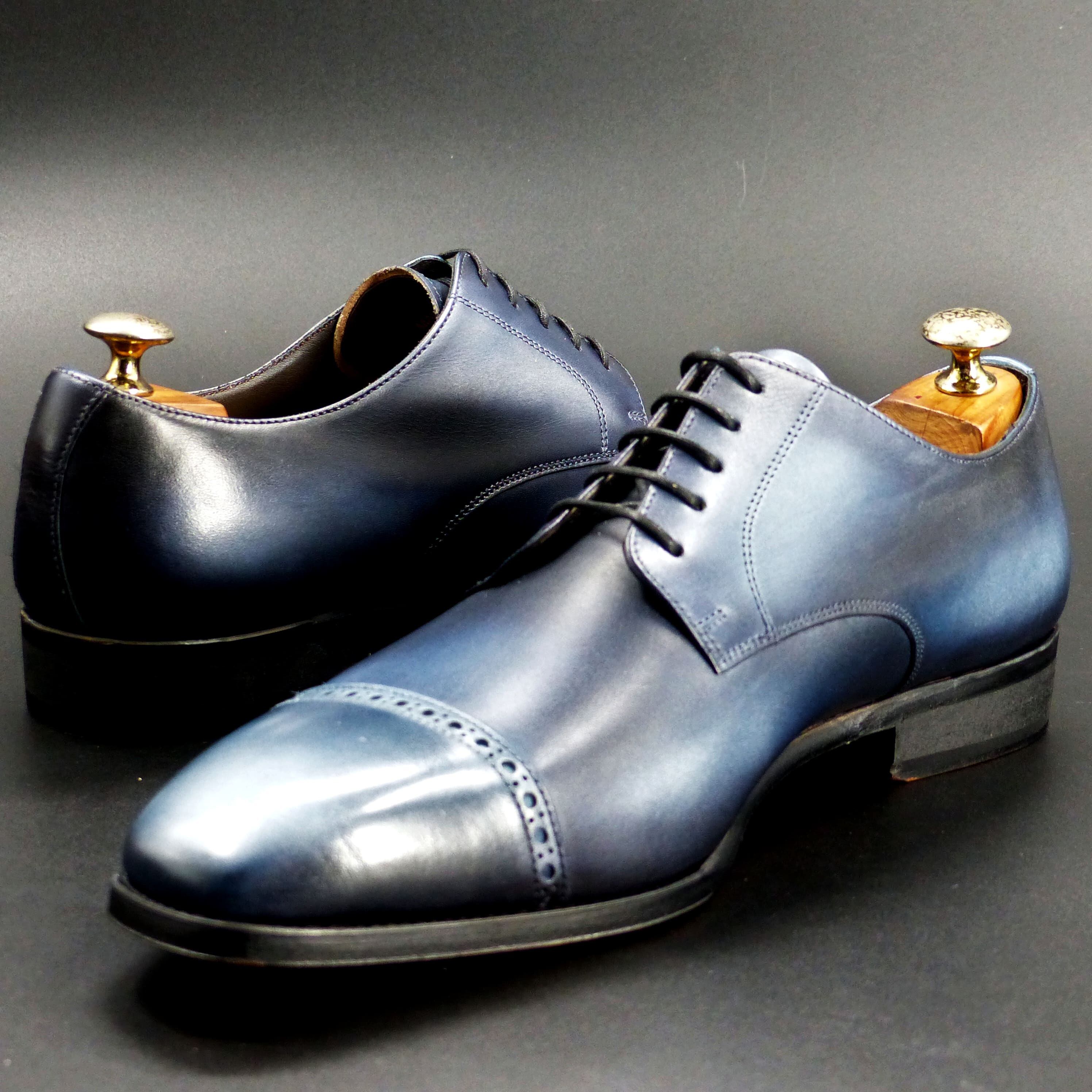 踏まずのくびれが美しい