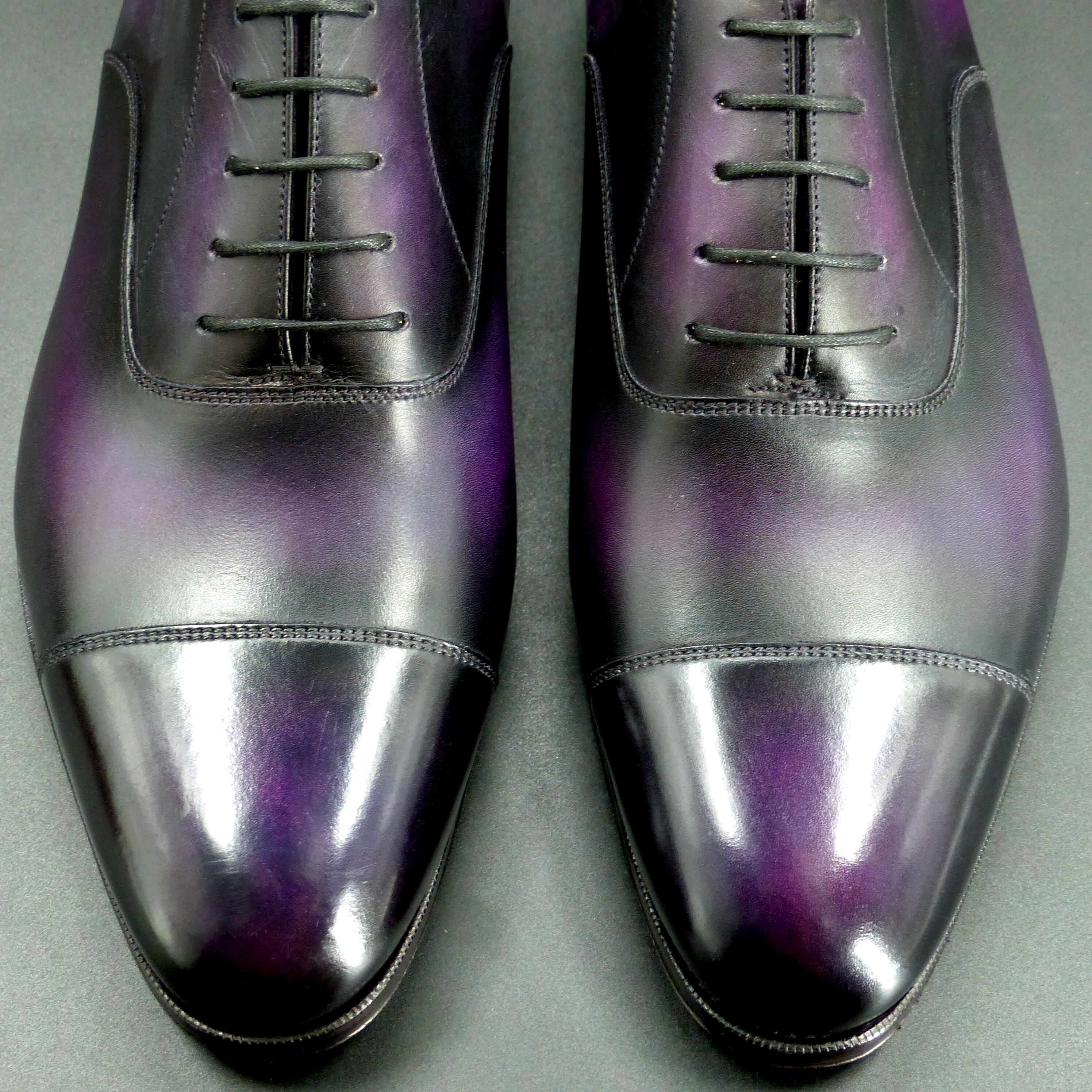 飽きのこないフォルムの英国調ラウンド・トゥ