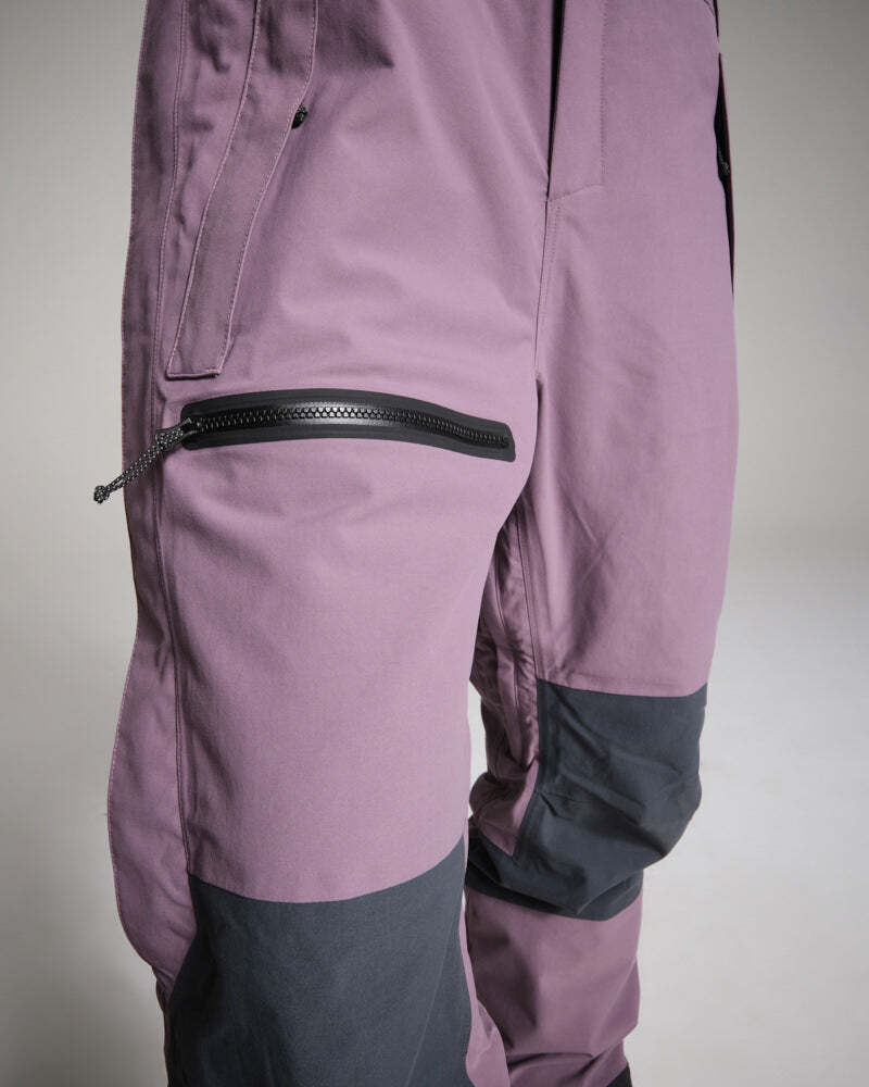 ジップ付きカーゴポケット