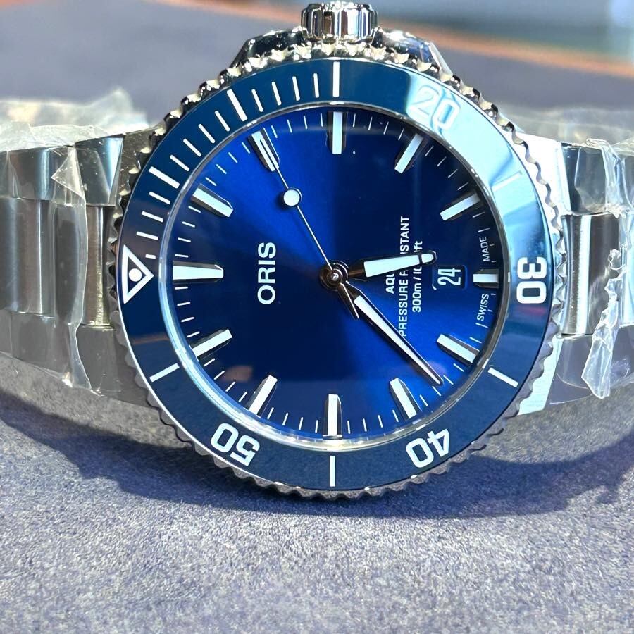 鮮やかなブルー