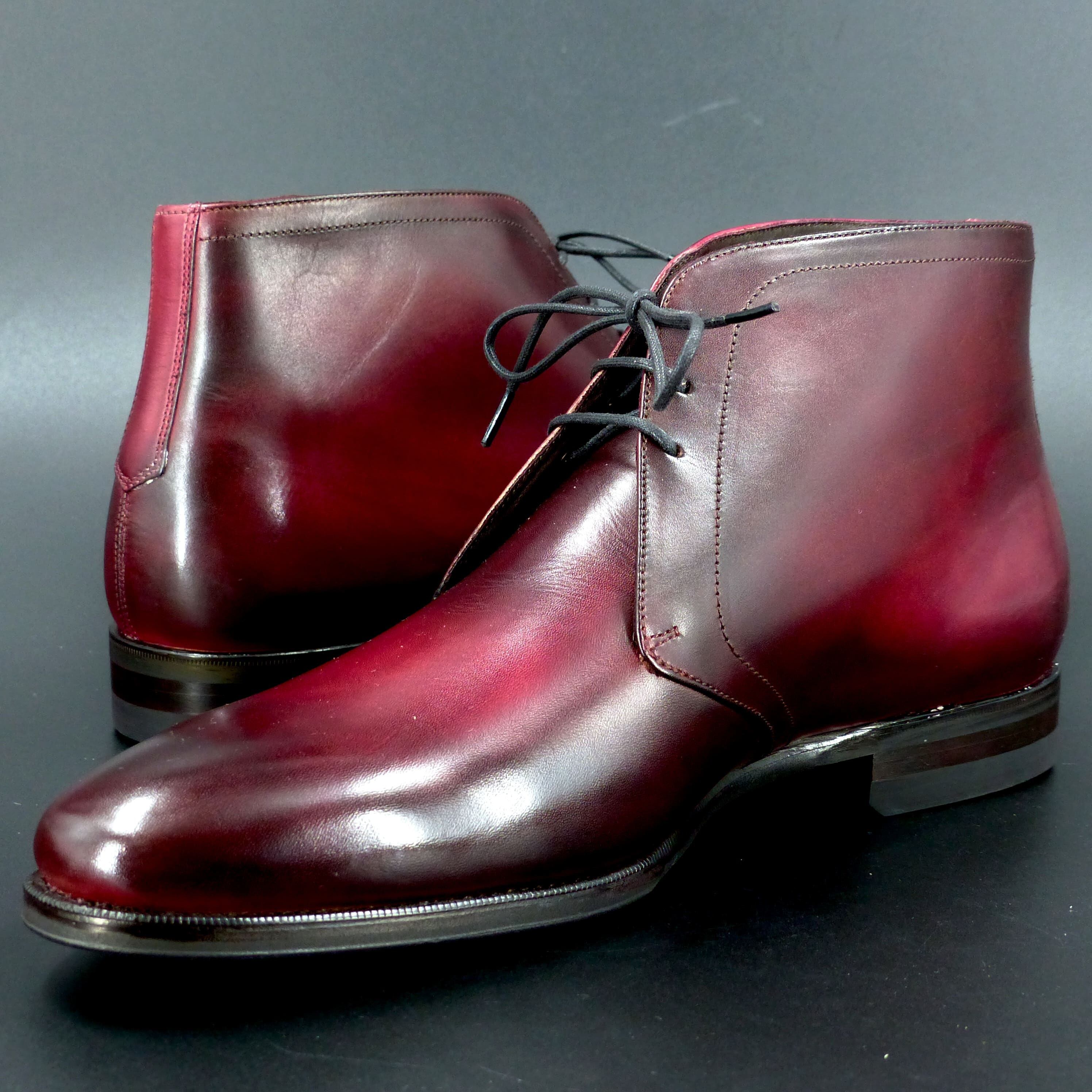 踏まずのくびれが美しい