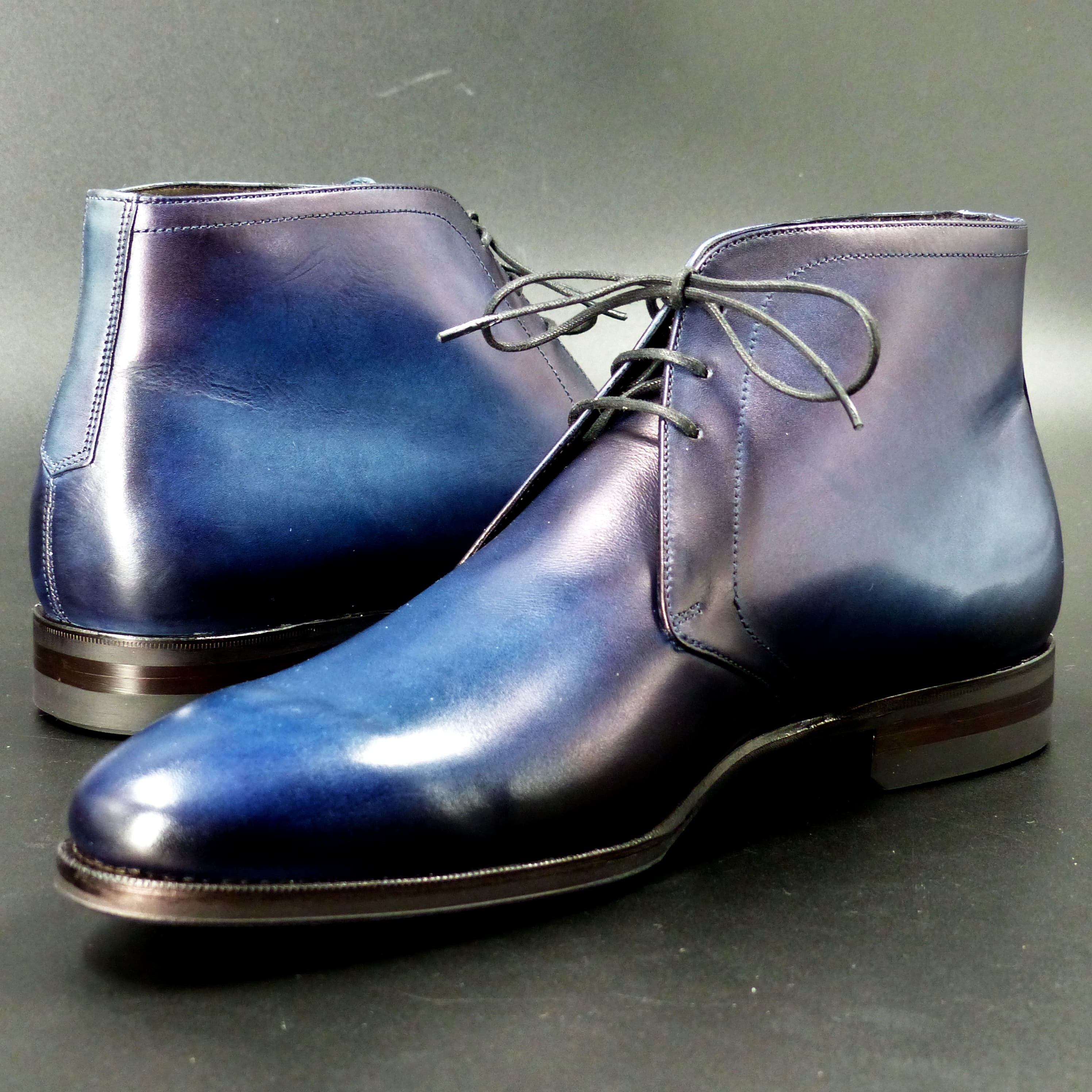 踏まずのくびれが美しい