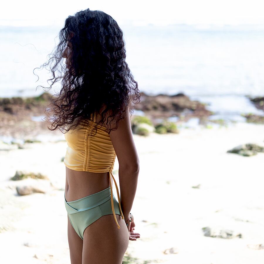 Mango Ssize, Model 164cm, Bottom: EDEN