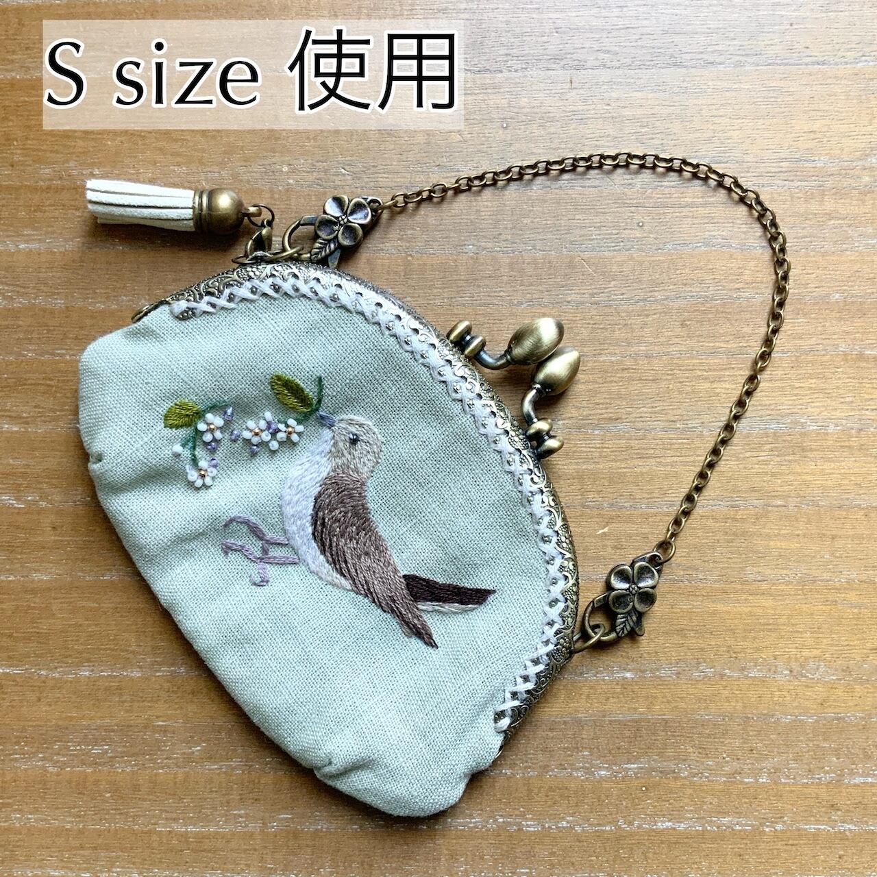 12cmのがま口にフラワーの持ち手Sサイズ使用