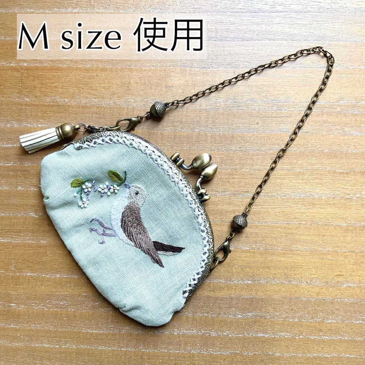 12cmのがま口/どんぐり持ち手のMサイズを使用