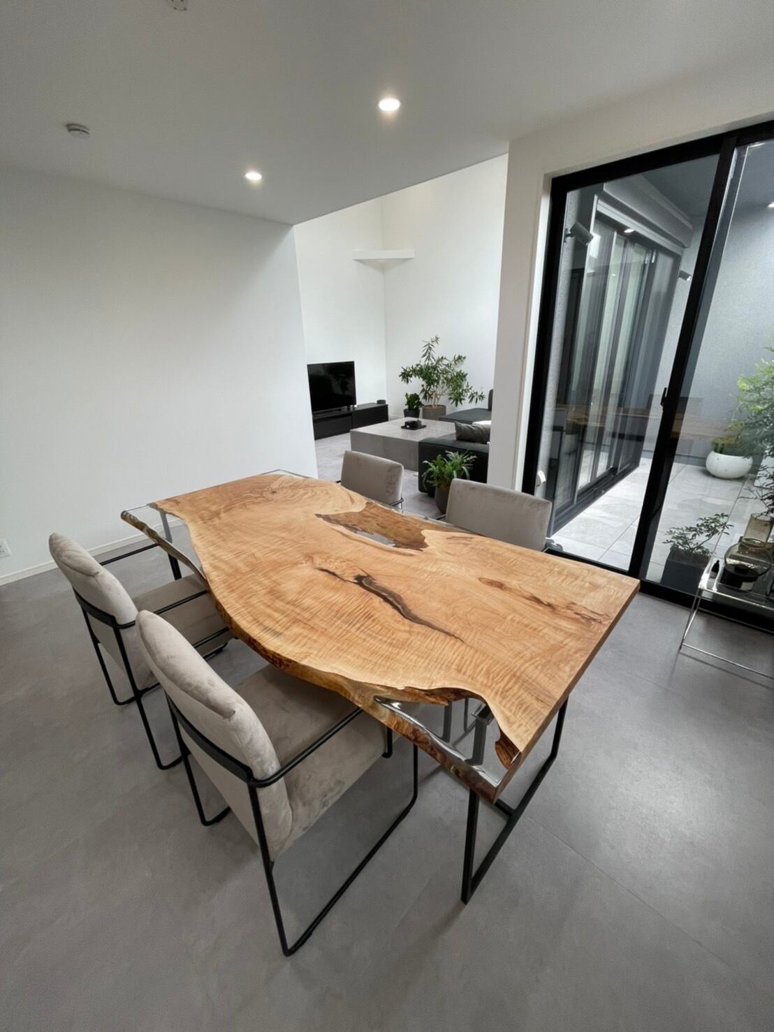 《納品事例》トチ　一枚板