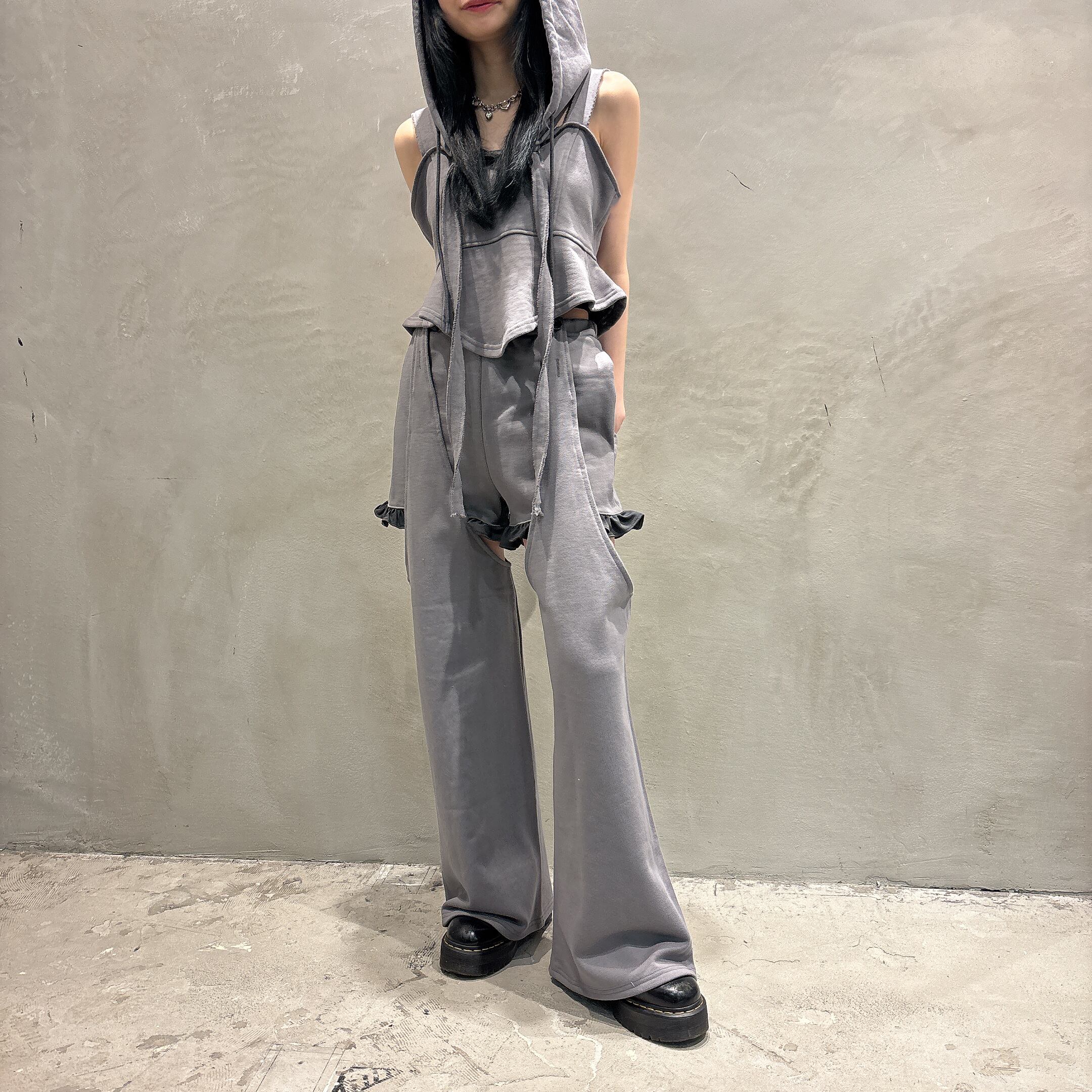 Staff：148cm ／GRAY