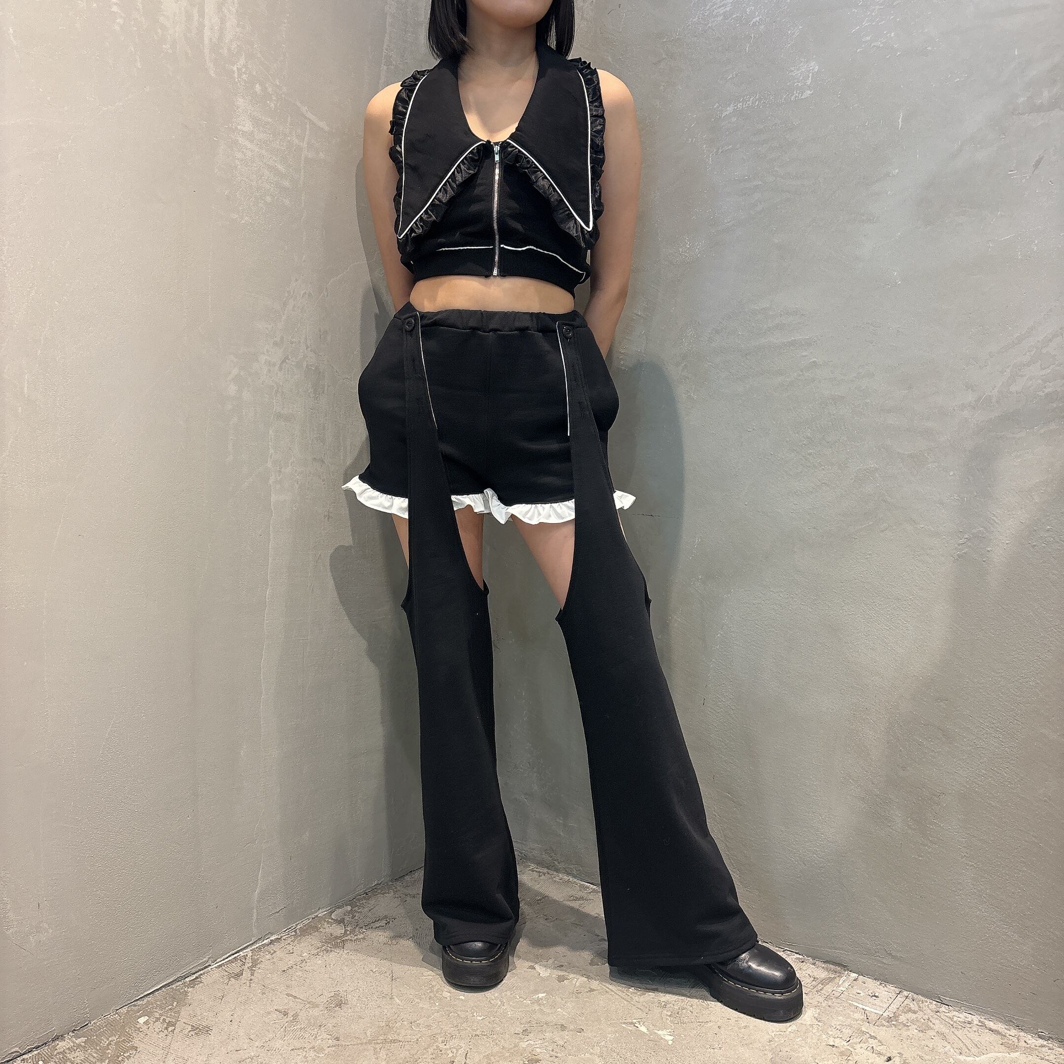 Staff：163cm ／BLACK