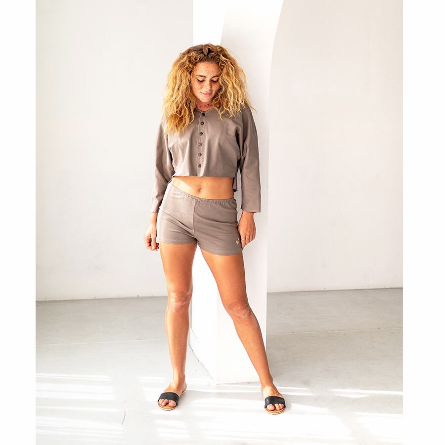 Charcoal, 172cm, With Slow life short pants