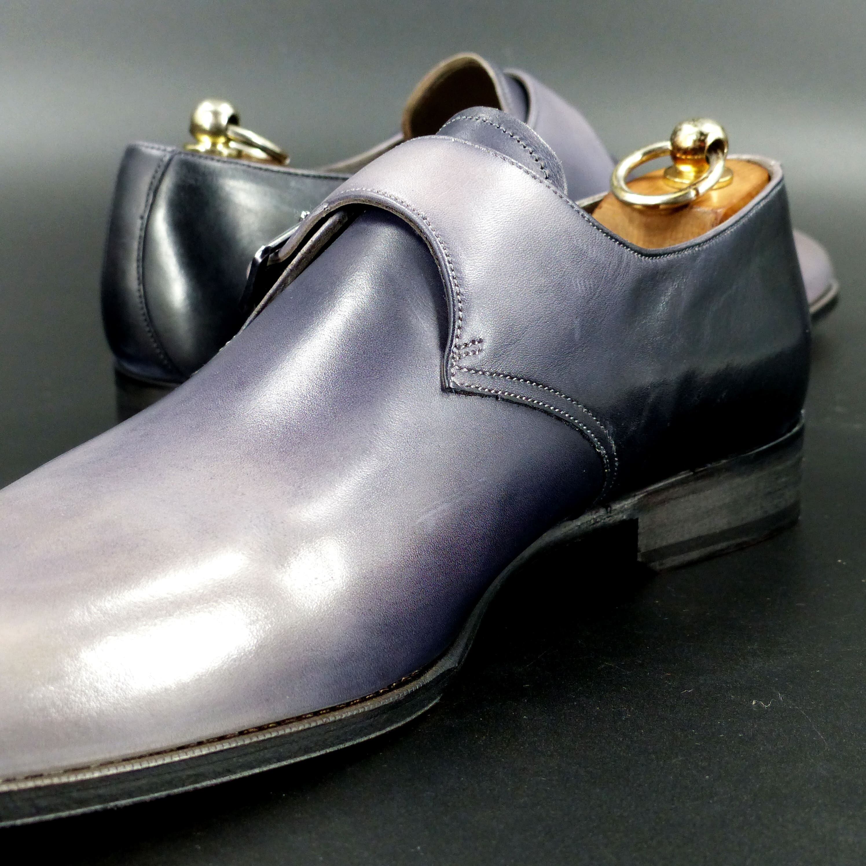 踏まずのくびれが美しい