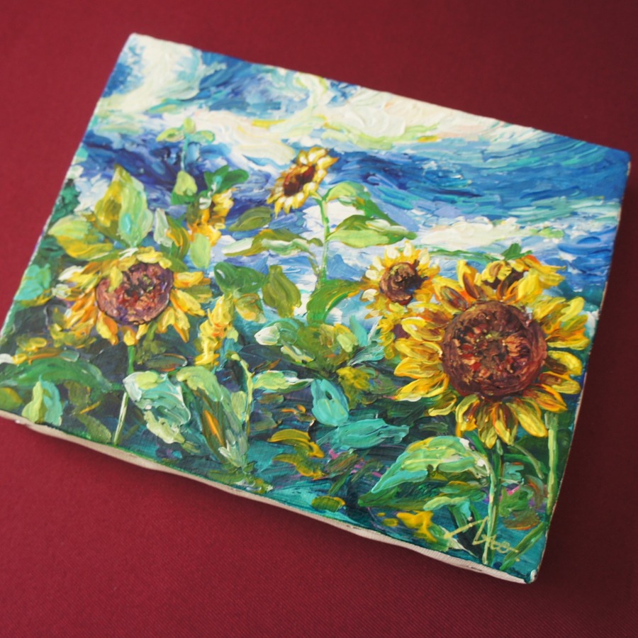 Hand-painted by infinity artist NAO, Japan.