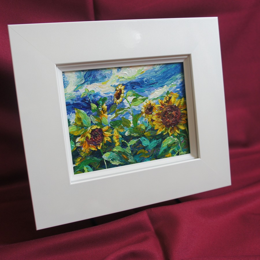 Hand-painted by infinity artist NAO, Japan.