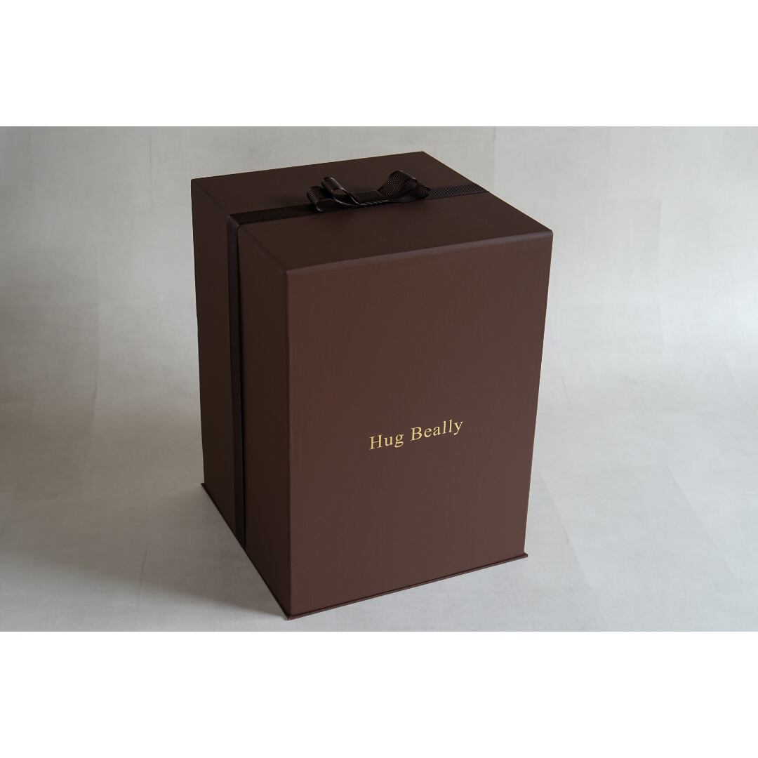 ジャパンメイドのギフトボックス。 箱を開ける瞬間からときめいてほしいという願いを込めて。