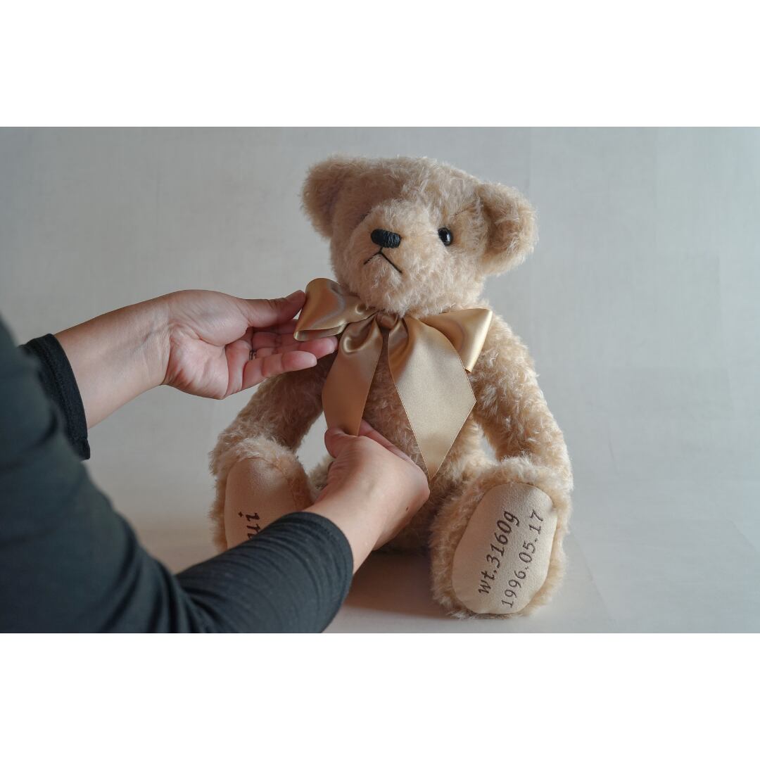 素材や製法にこだわり、ひとつひとつ職人の手によって心を込めて作られています。